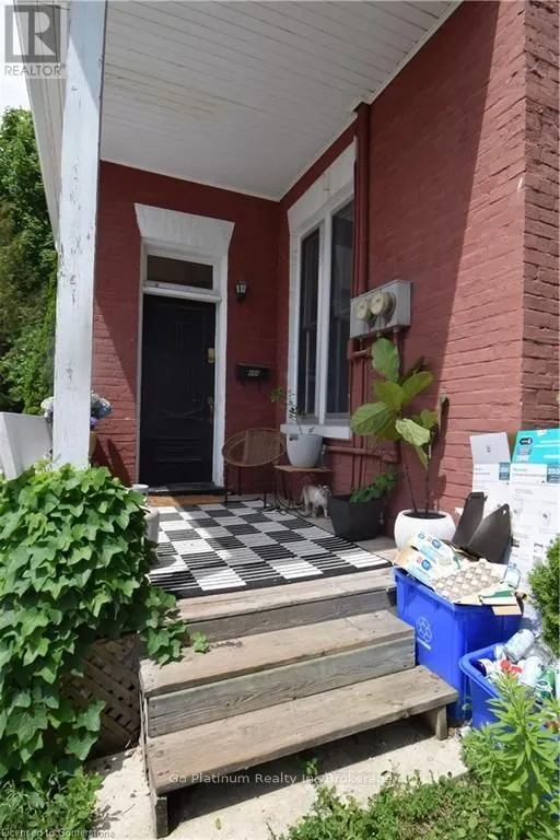 44 Brock Street, #44A