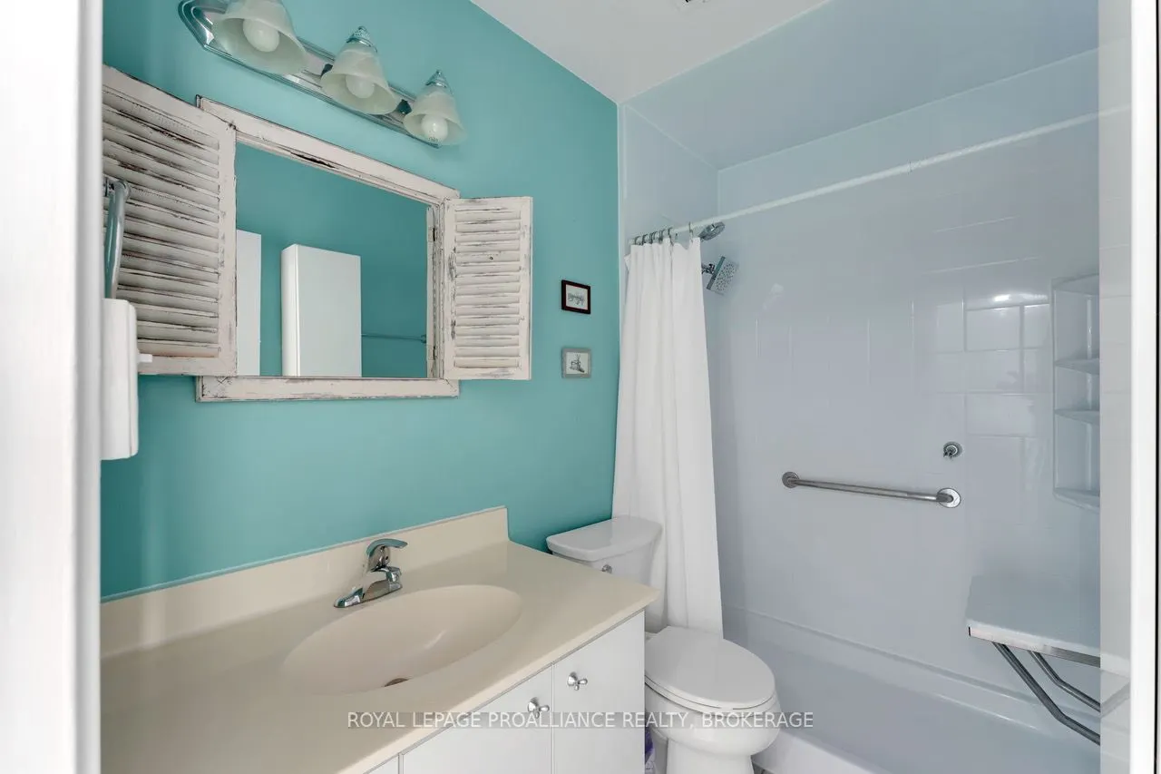 1 Mowat Avenue, #604
