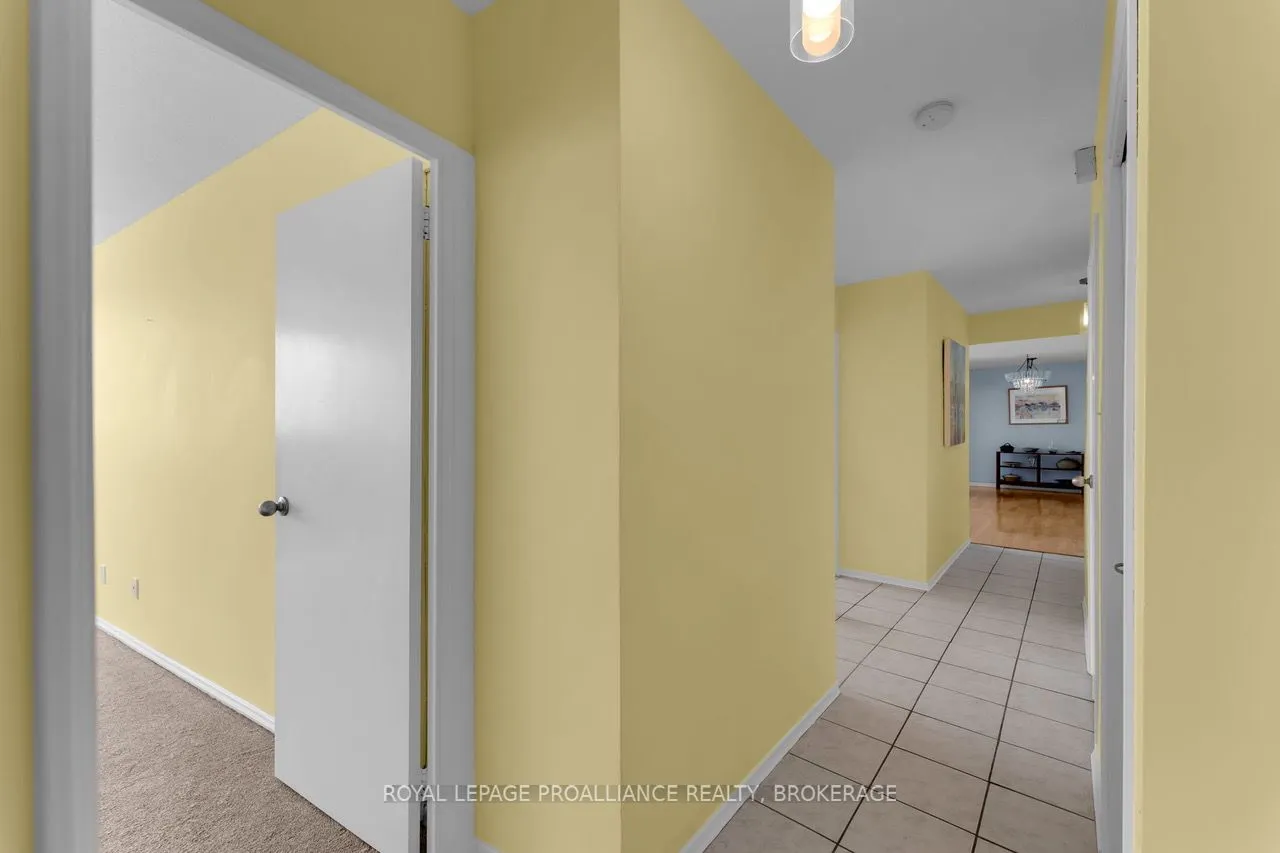 1 Mowat Avenue, #604