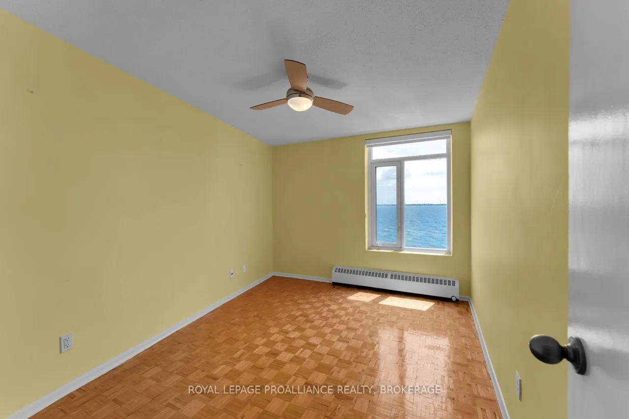 1 Mowat Avenue, #604