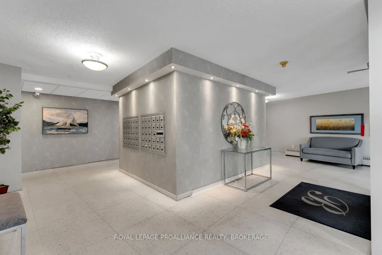1 Mowat Avenue, #604