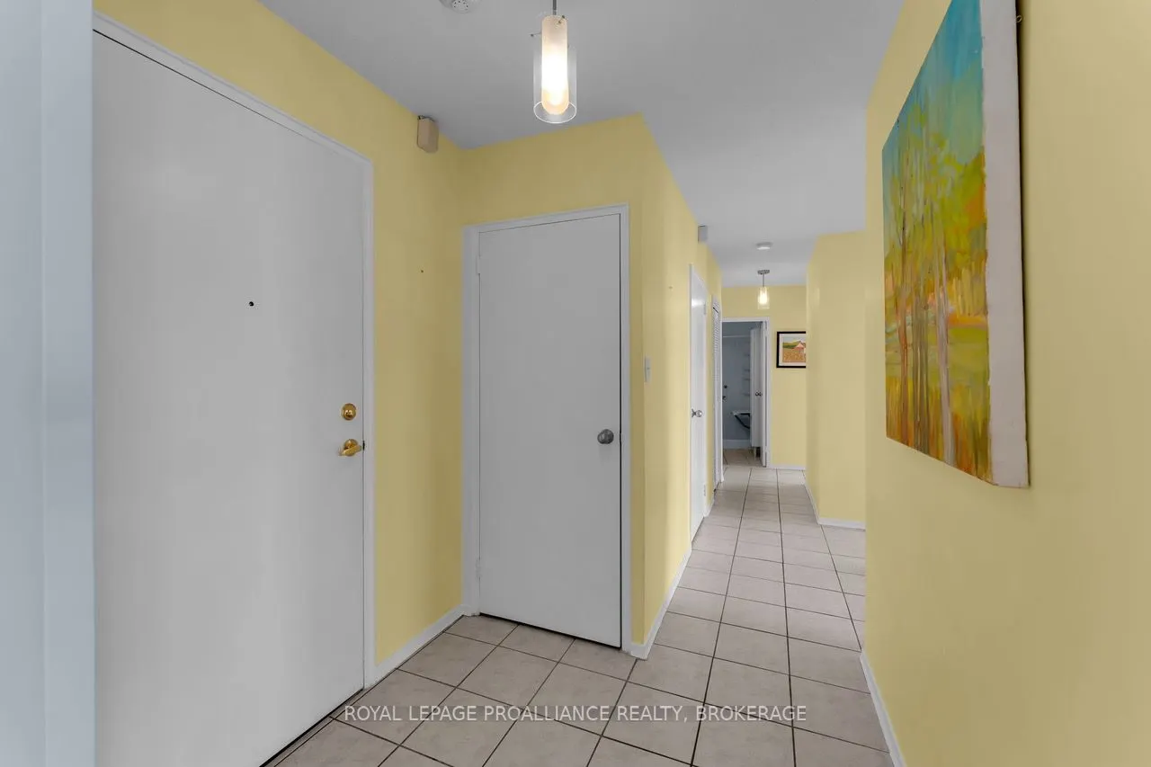 1 Mowat Avenue, #604