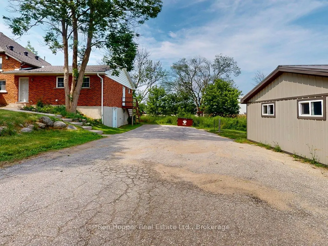 202421 Highway 21 N