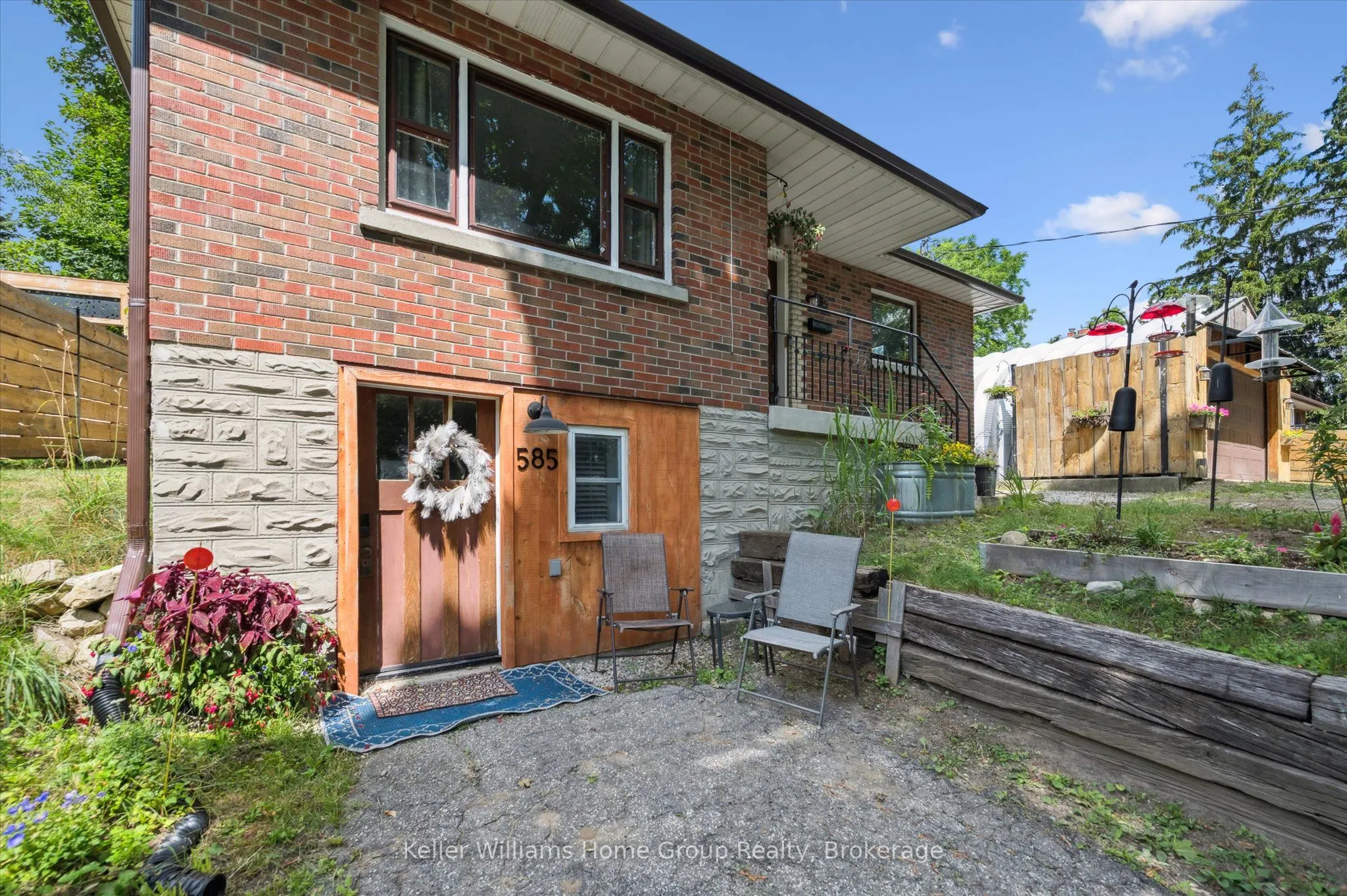 585 Blair Street