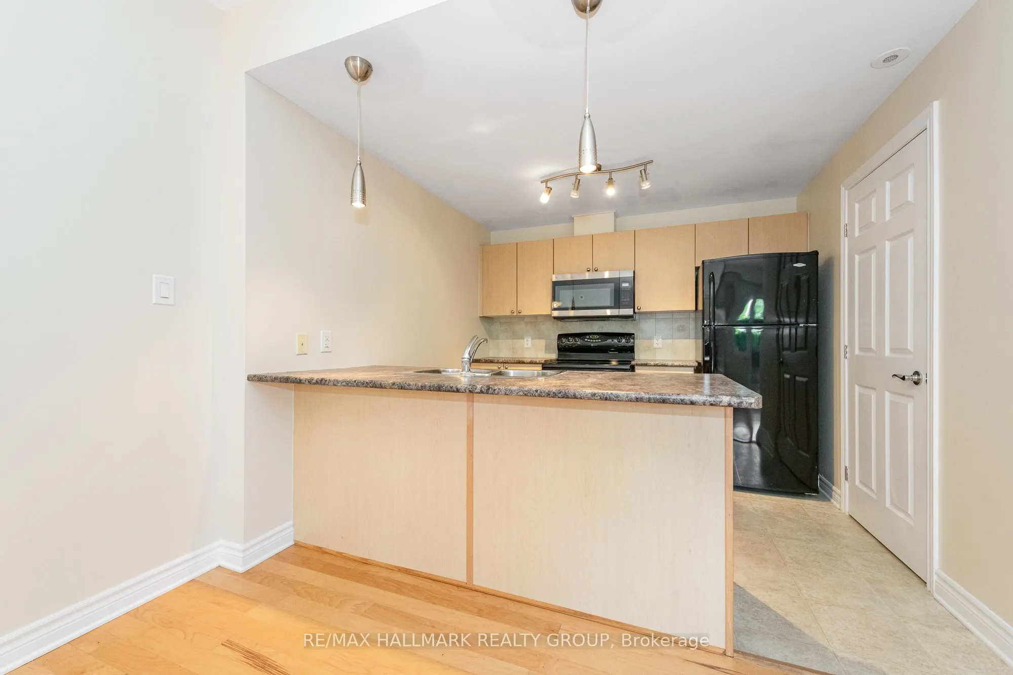 1101 Stittsville Main Street, #D