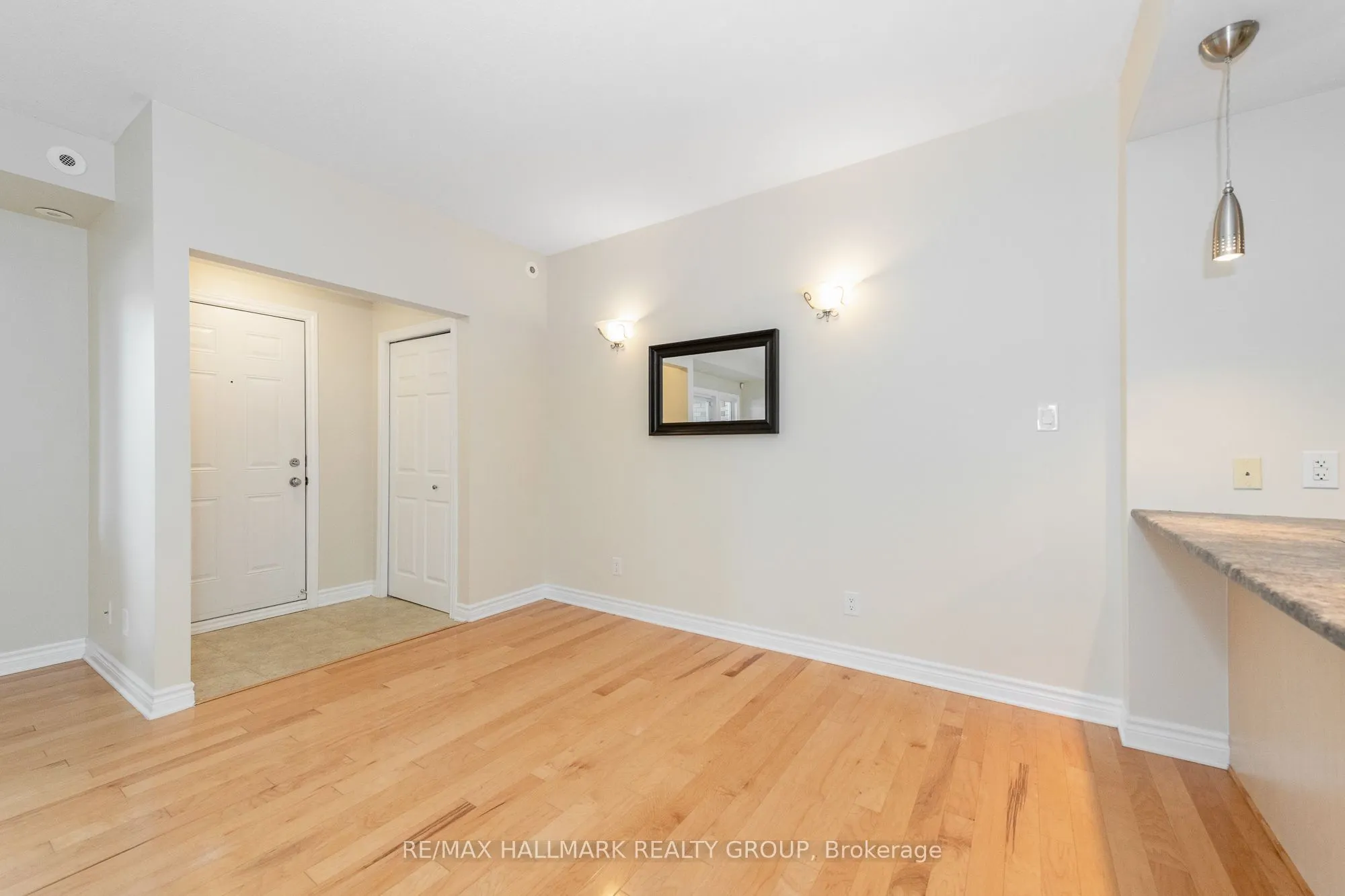 1101 Stittsville Main Street, #D