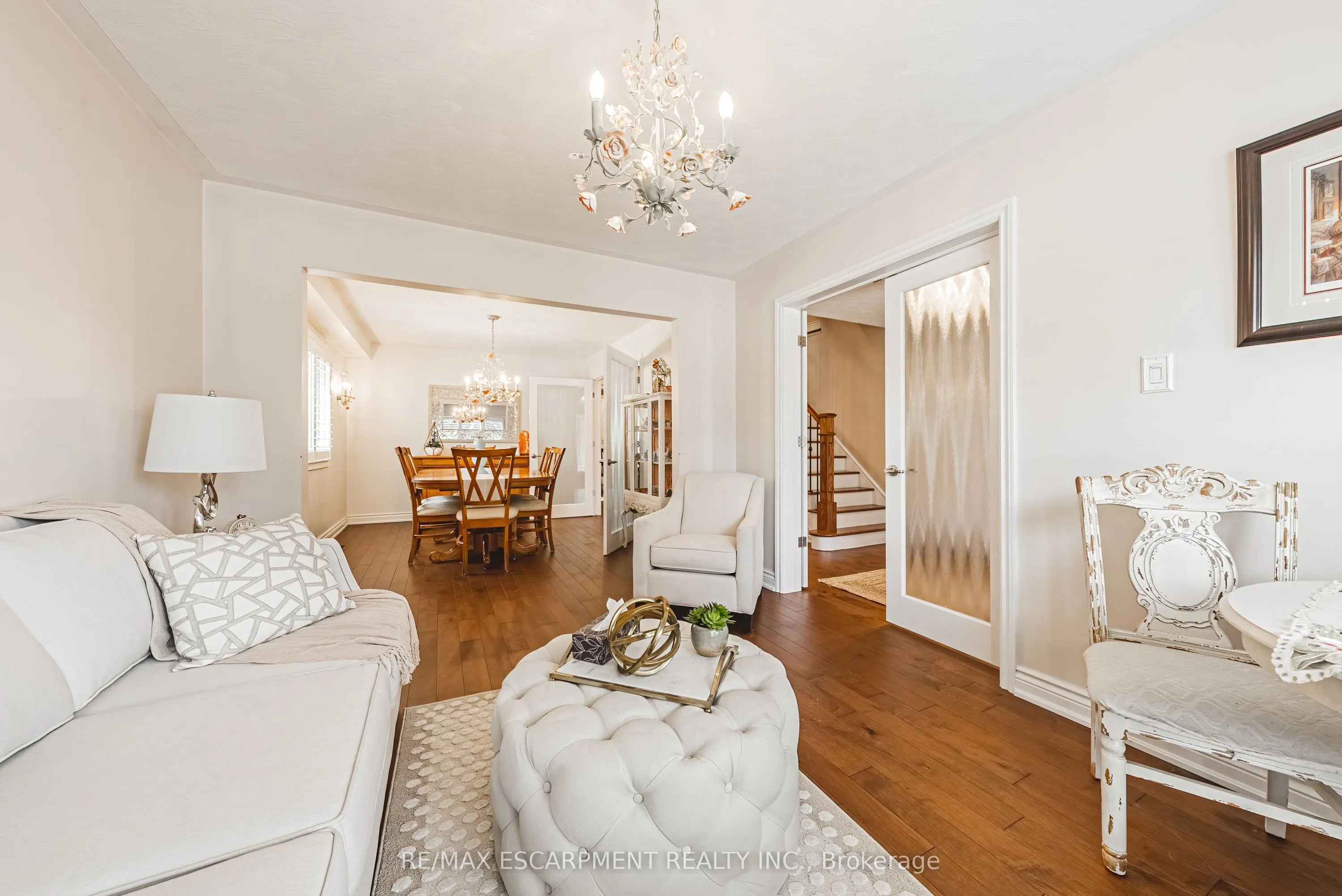 2 Antoinette Court