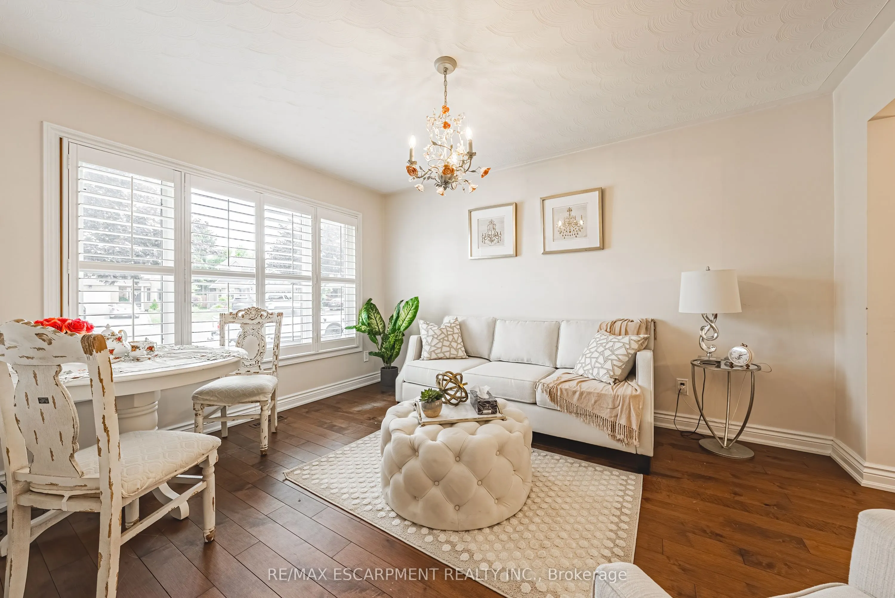 2 Antoinette Court