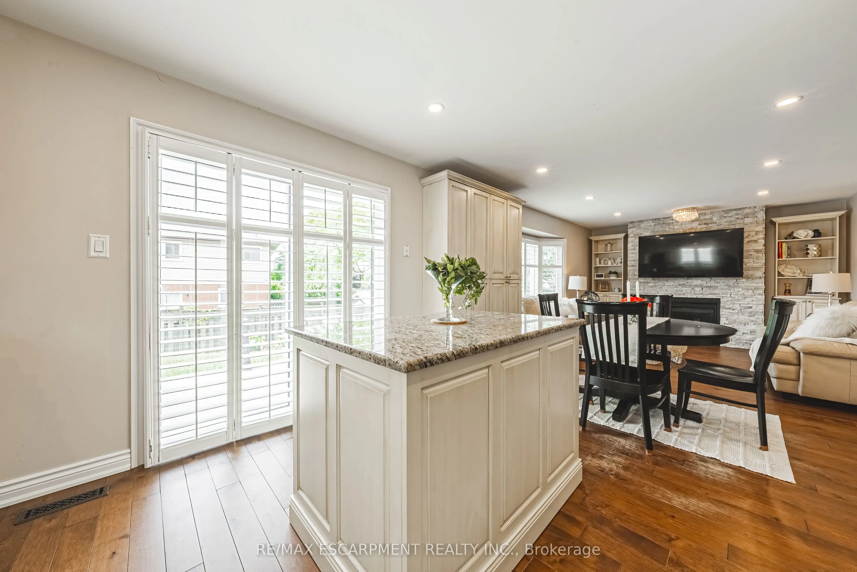 2 Antoinette Court