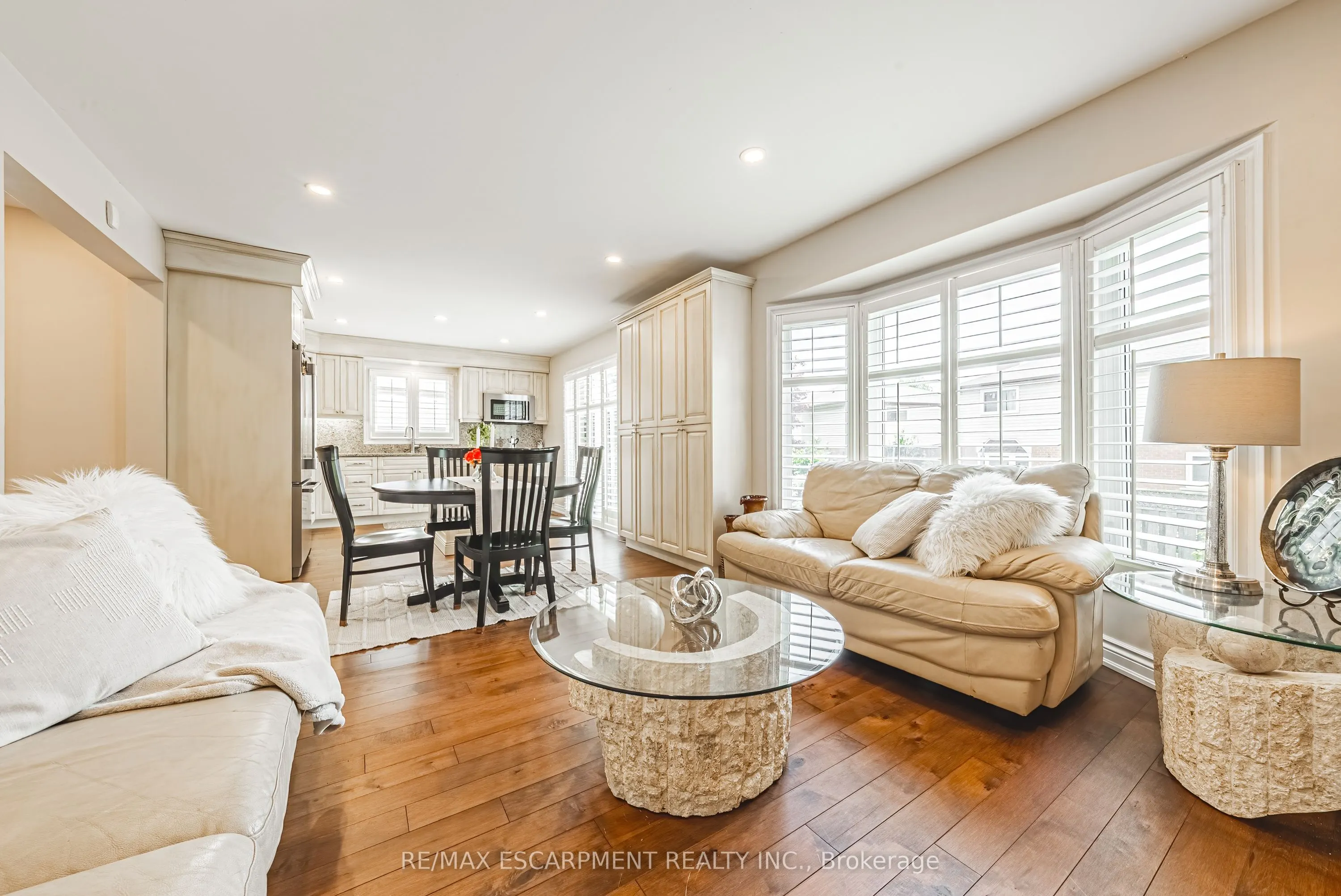 2 Antoinette Court