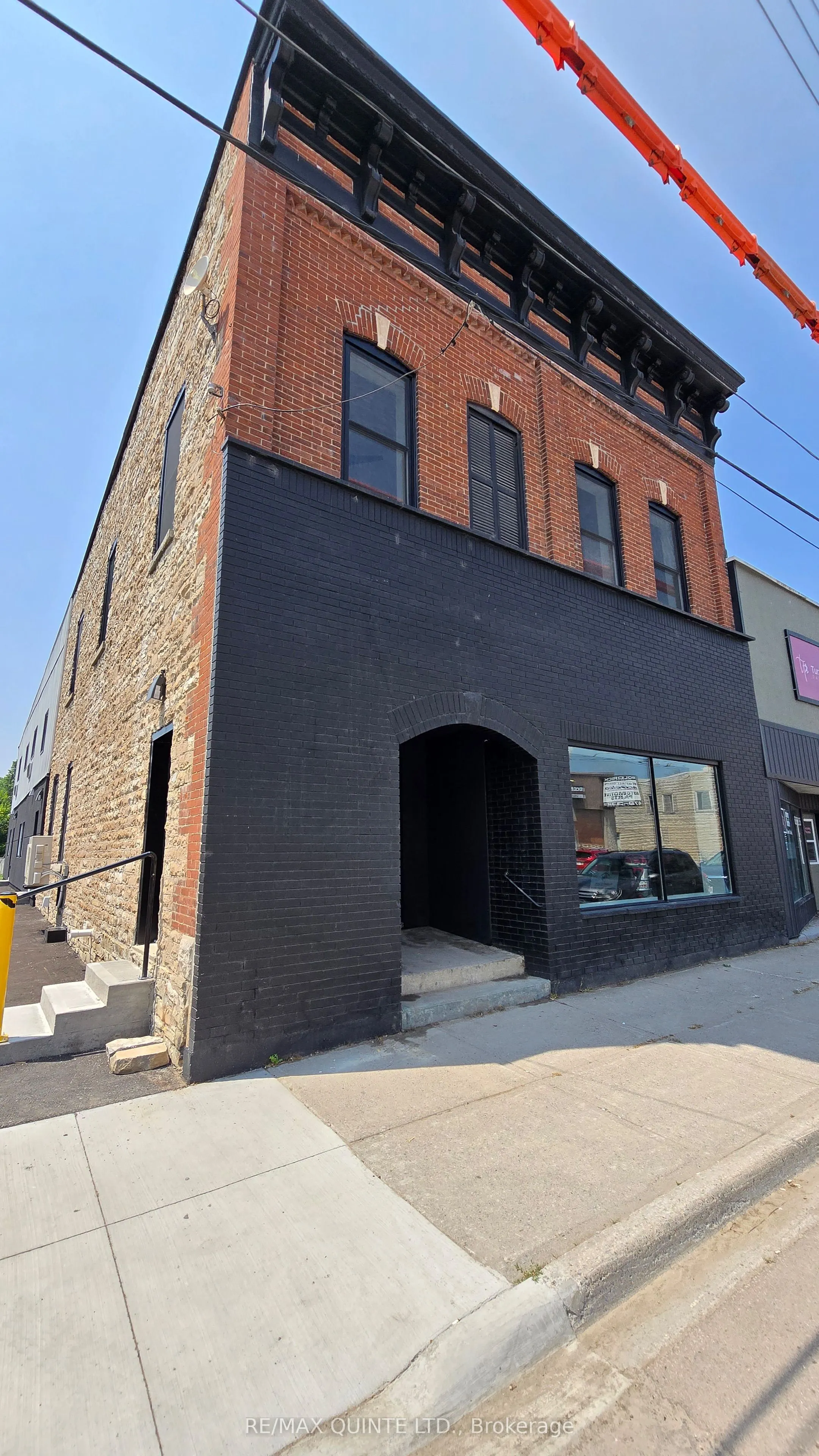 330 Victoria Street, #6