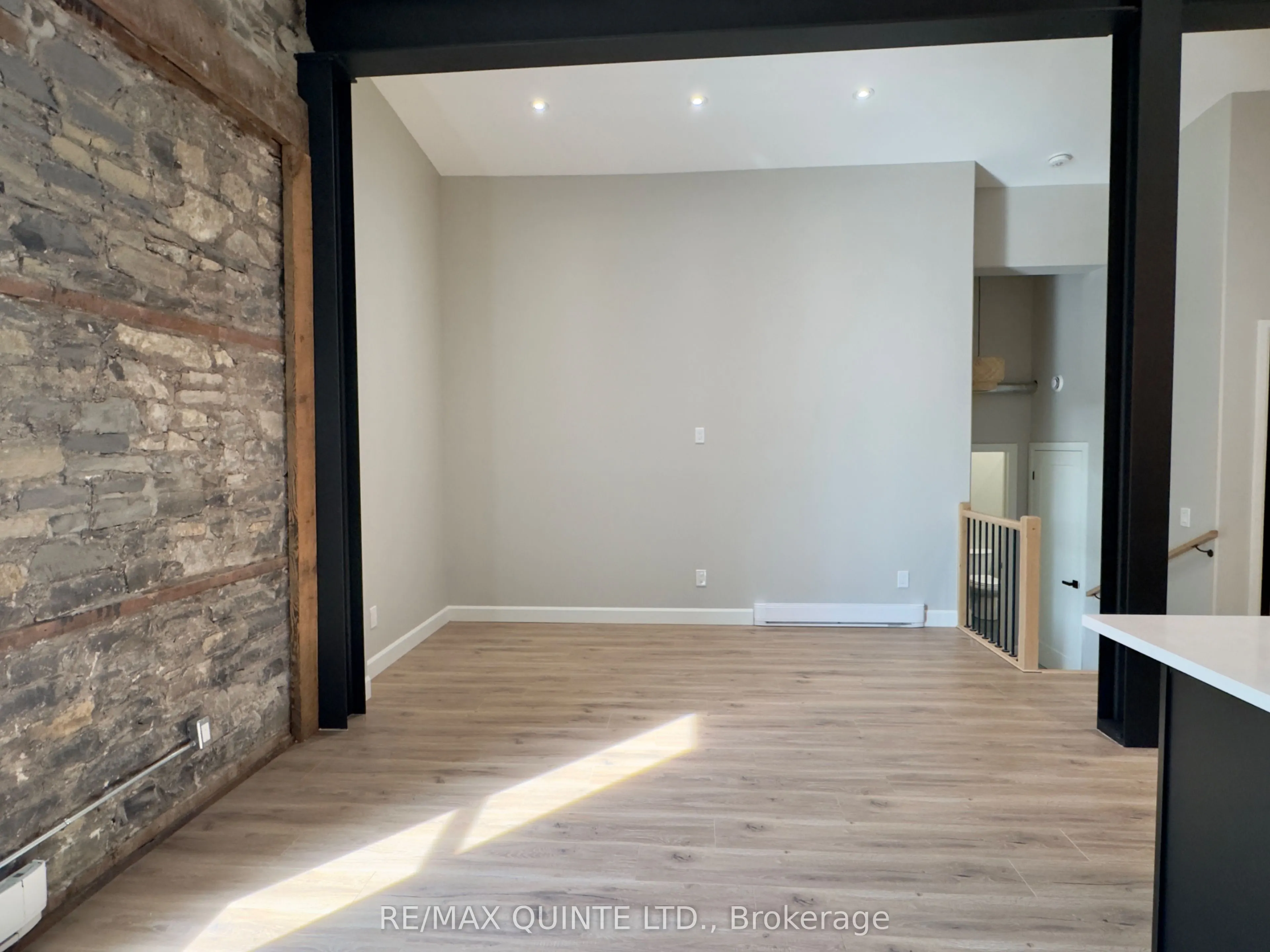 330 Victoria Street, #6