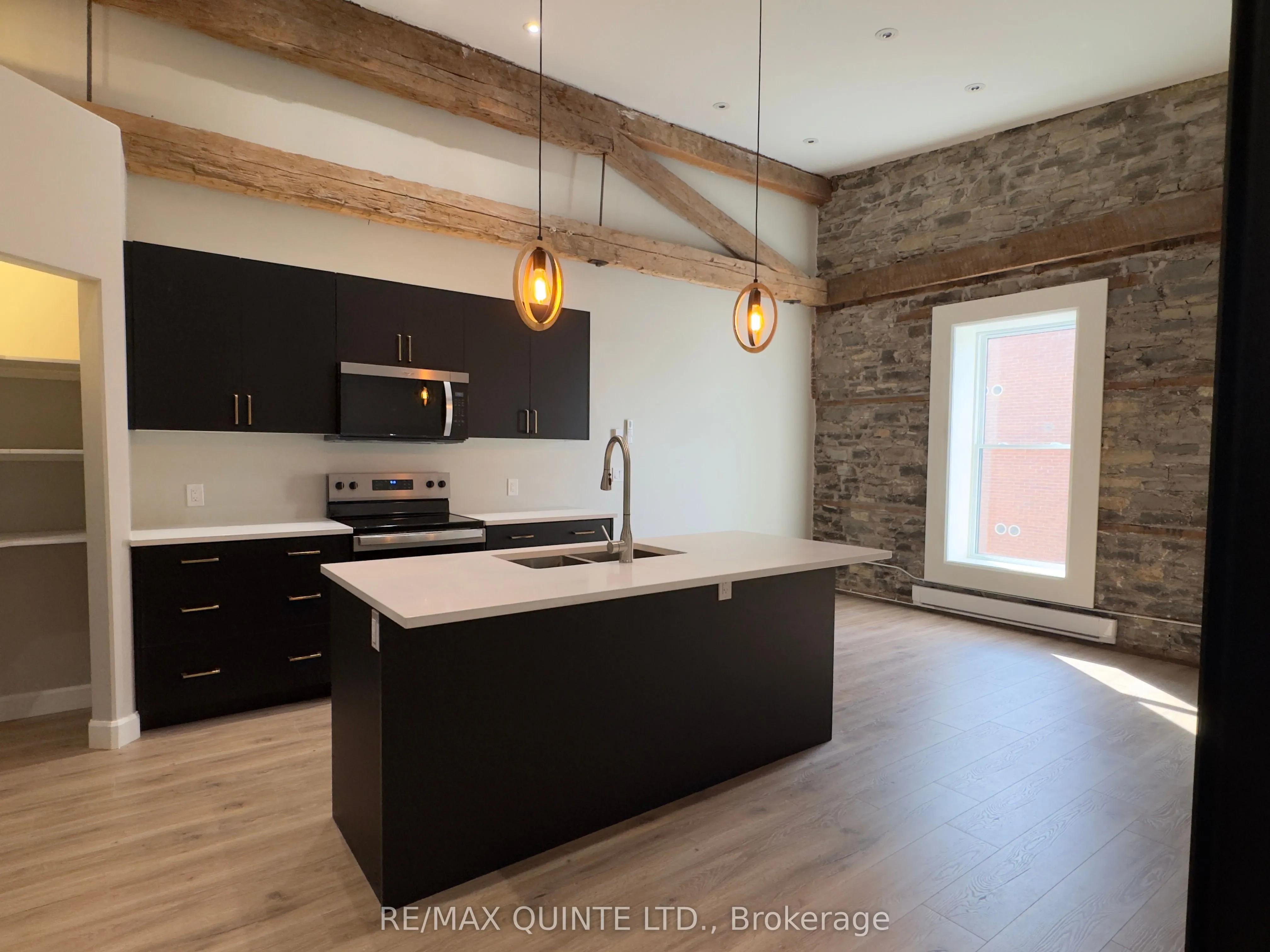 330 Victoria Street, #6