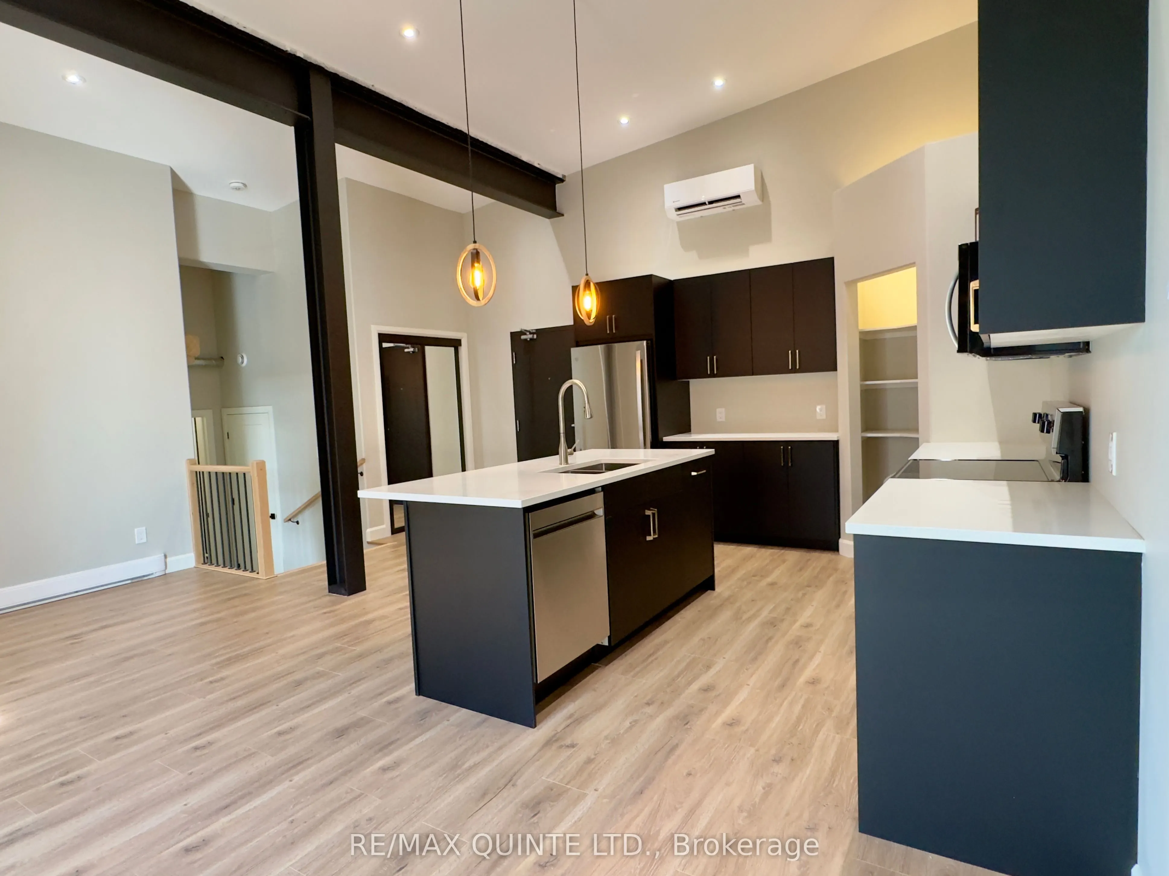 330 Victoria Street, #6
