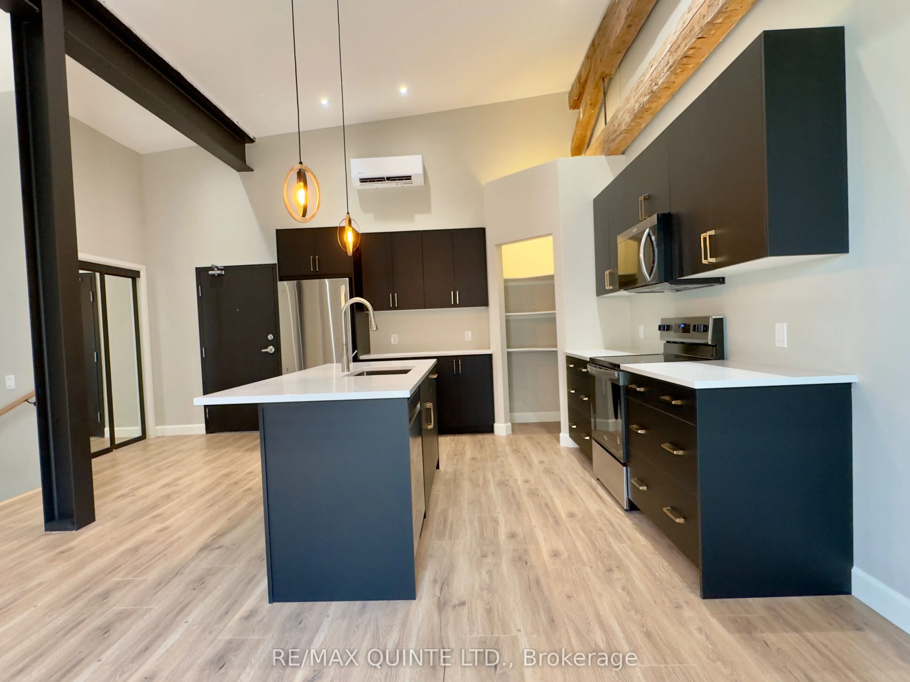 330 Victoria Street, #6
