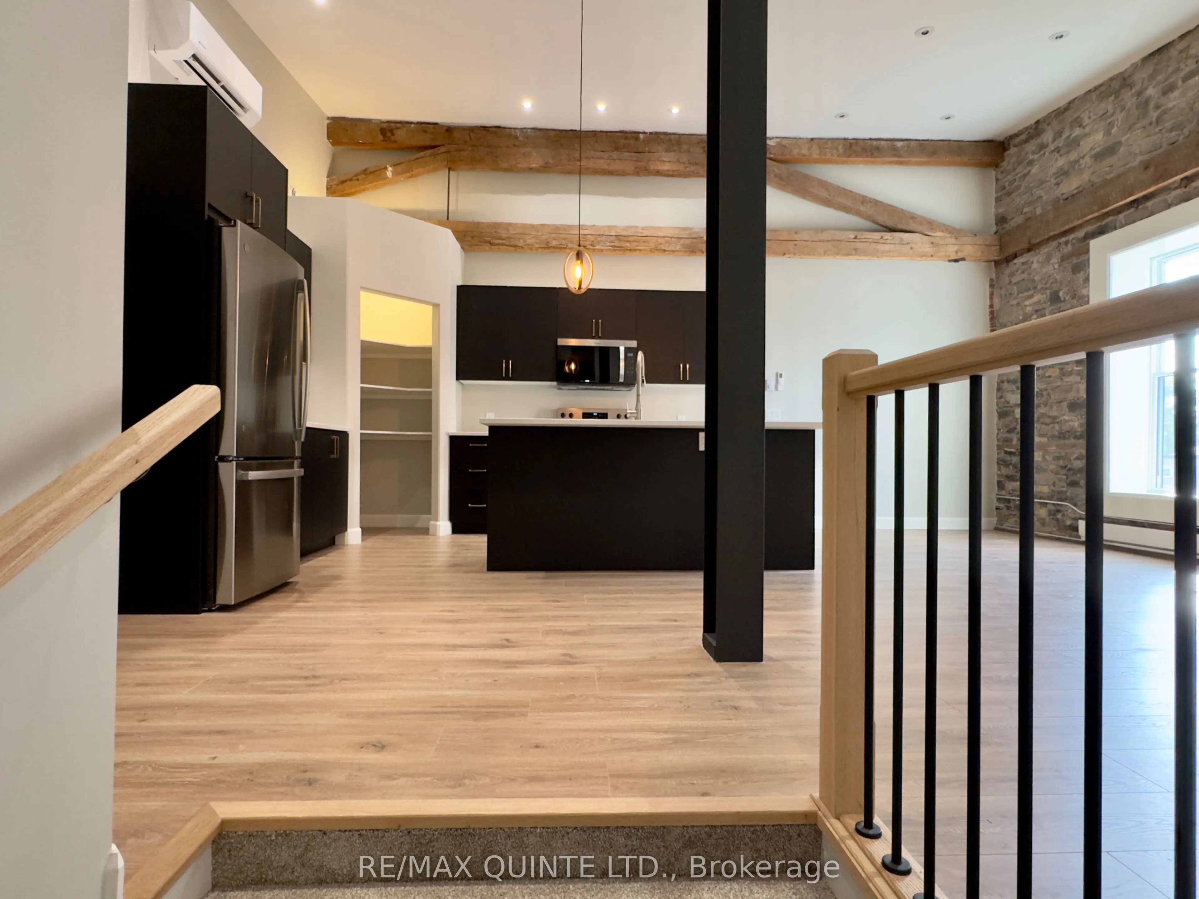 330 Victoria Street, #6