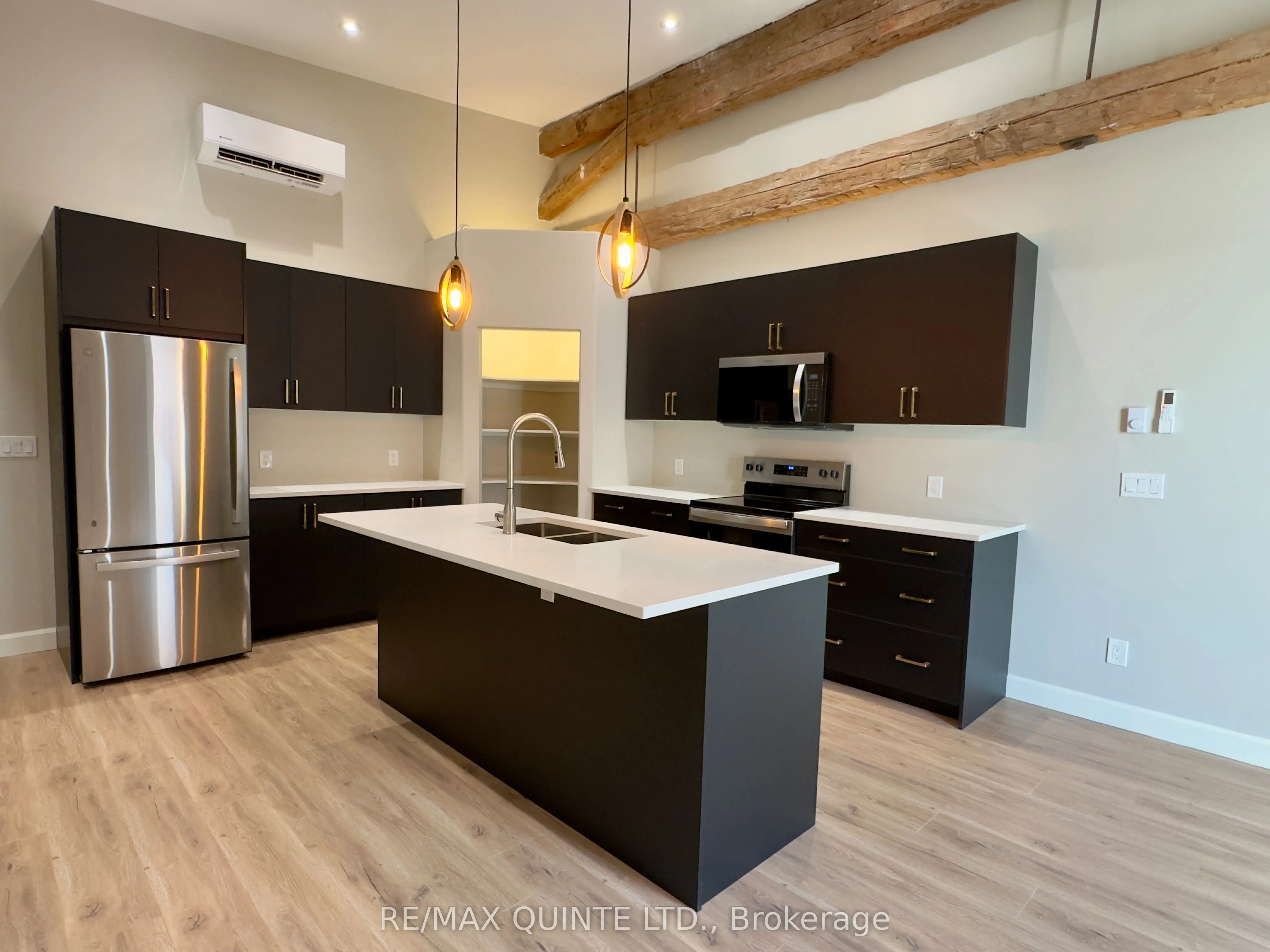330 Victoria Street, #6