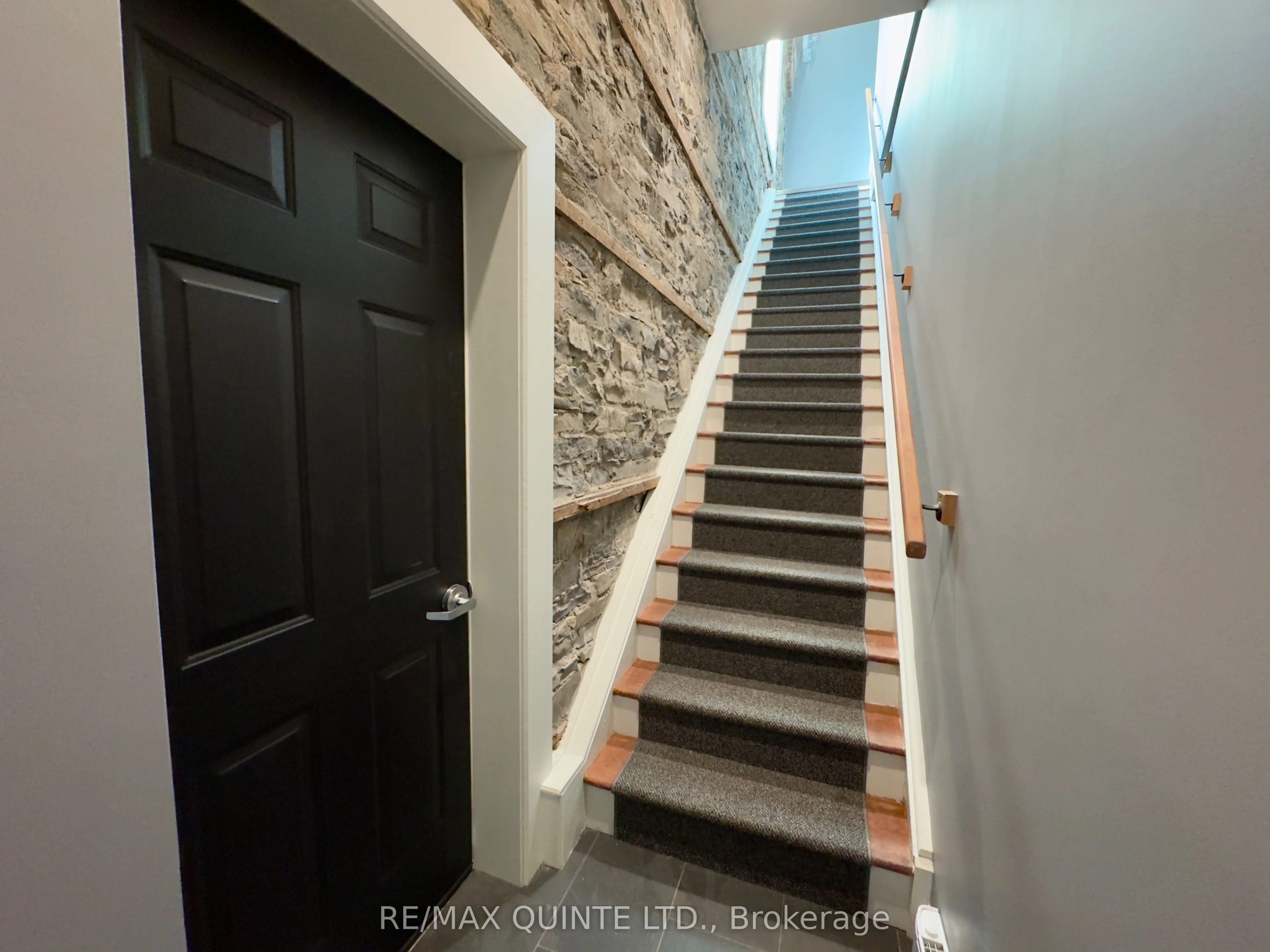 330 Victoria Street, #6