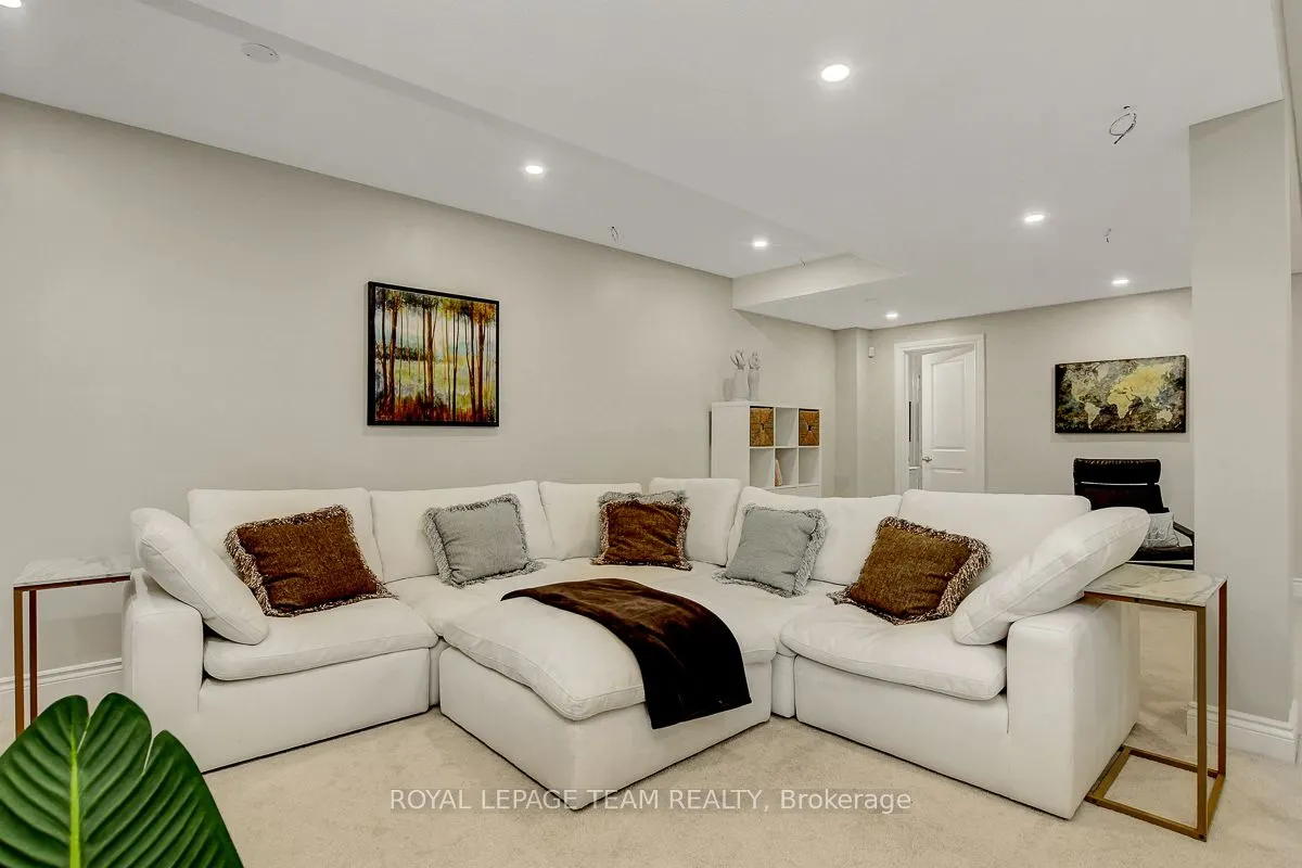 879 Percival Crescent