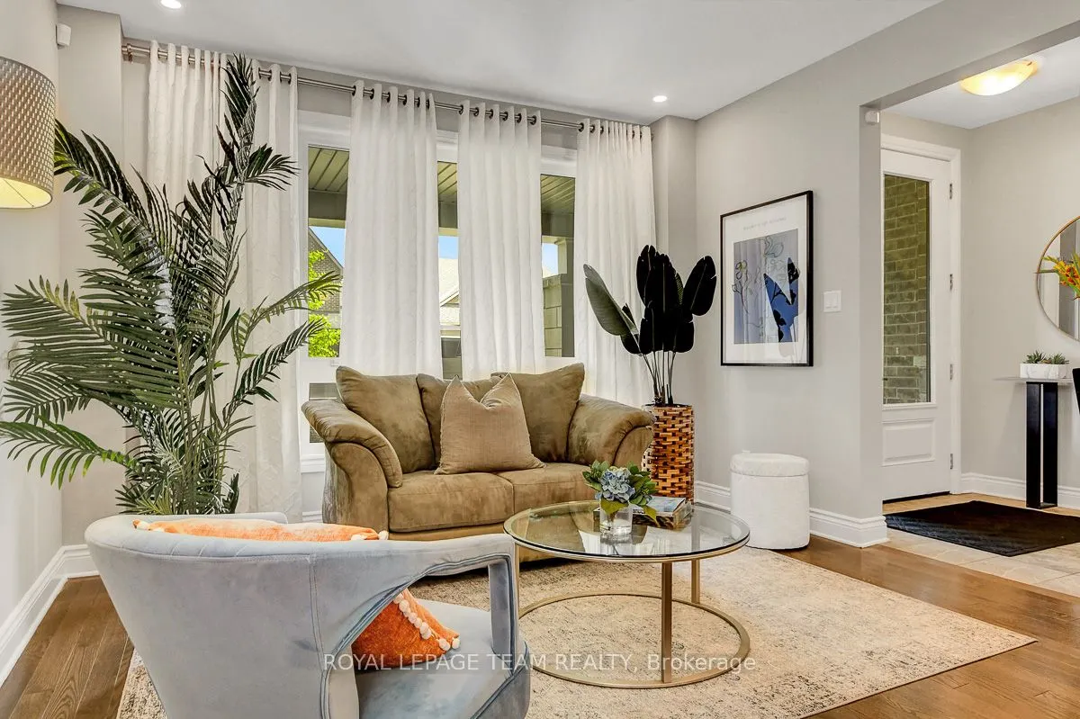 879 Percival Crescent