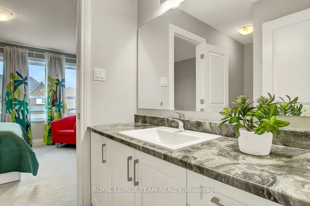 879 Percival Crescent
