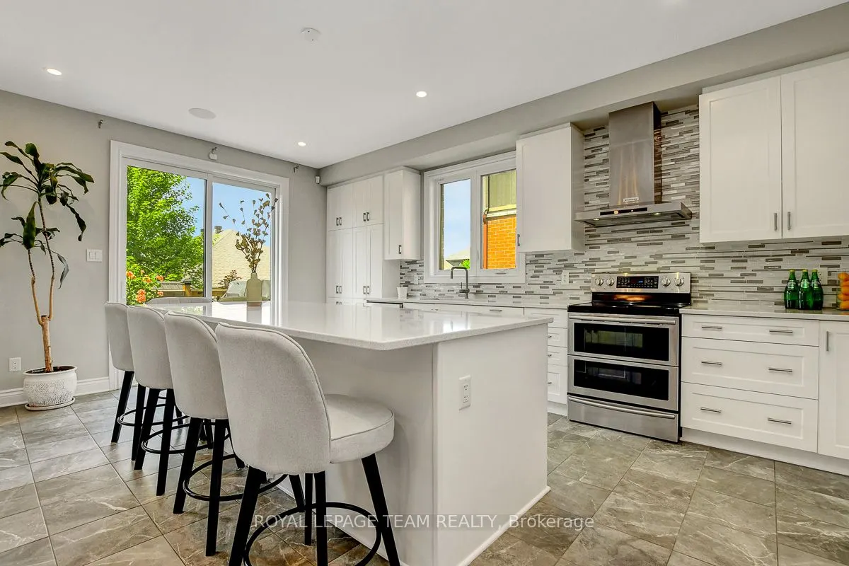 879 Percival Crescent