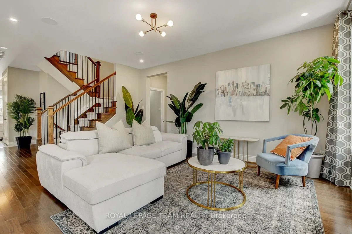 879 Percival Crescent