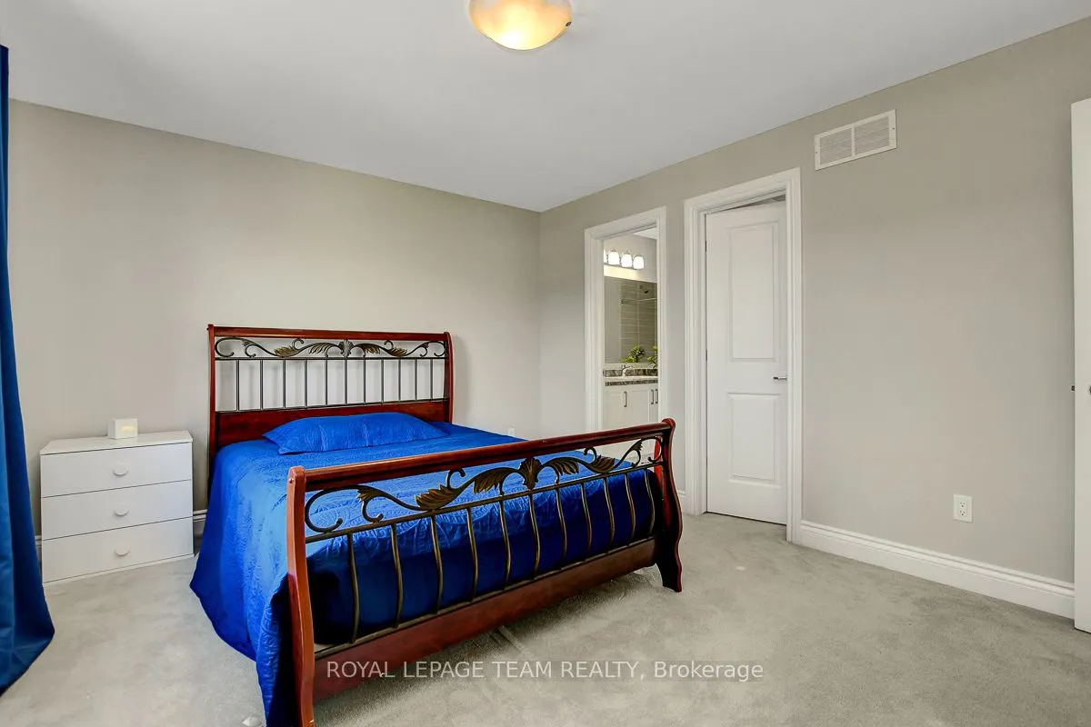 879 Percival Crescent