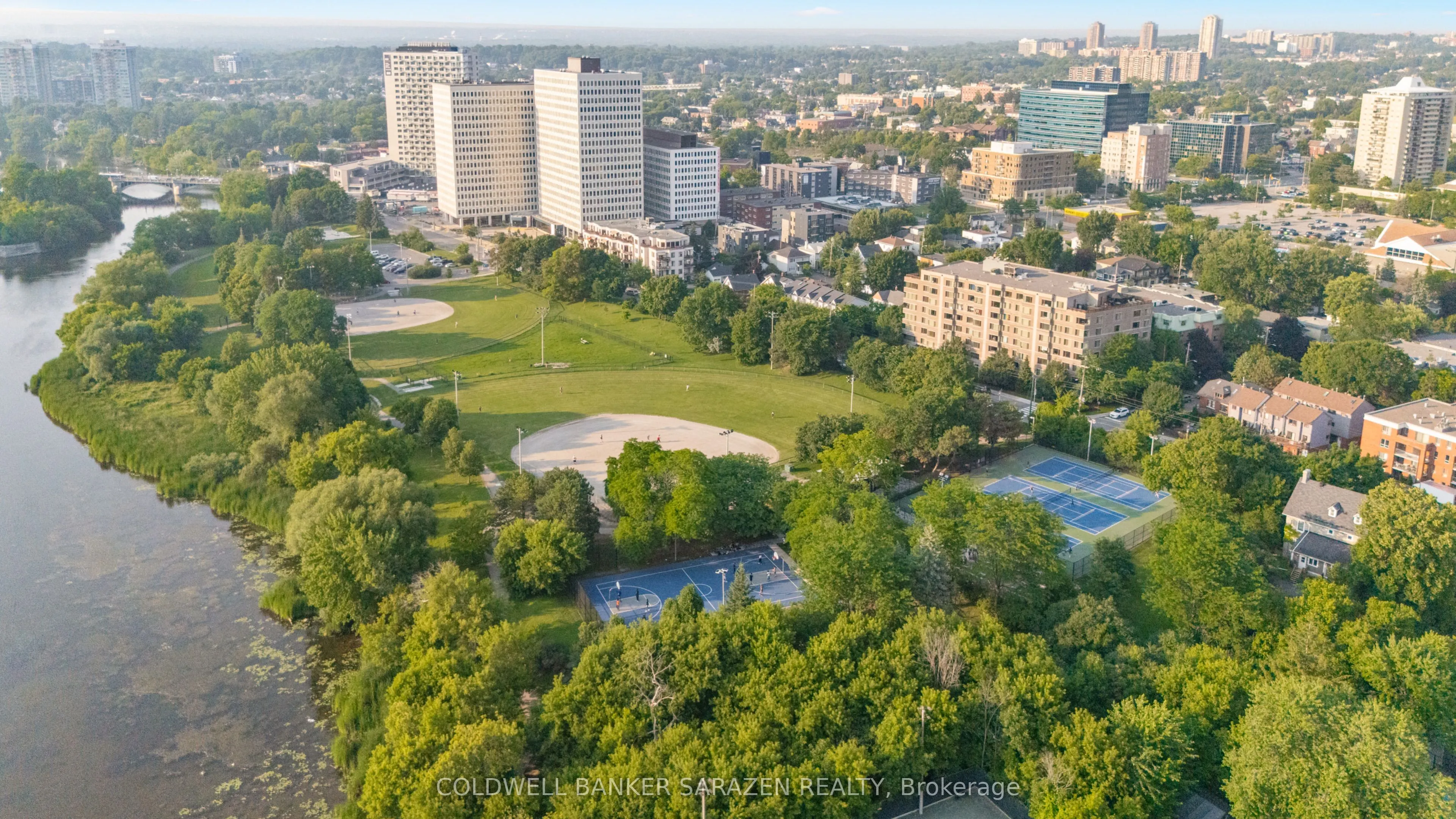 10 MCARTHUR Avenue, #002