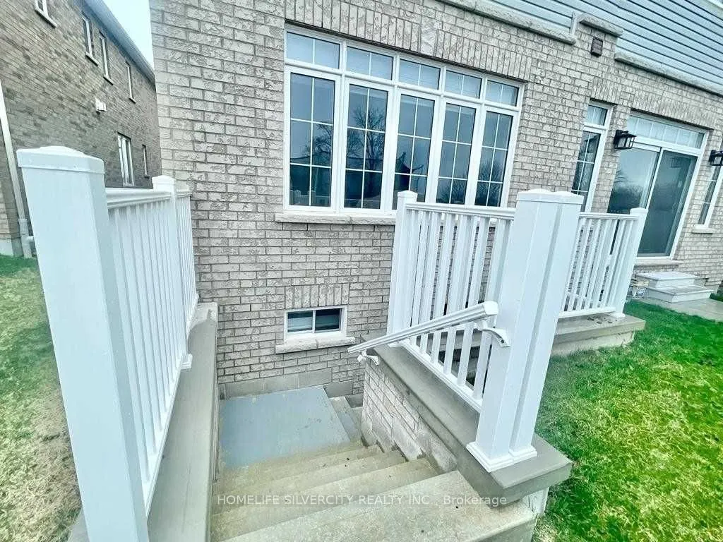 111 Oak Avenue