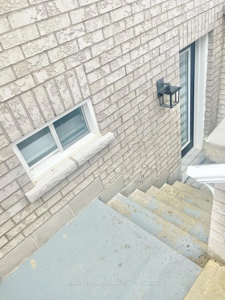 111 Oak Avenue