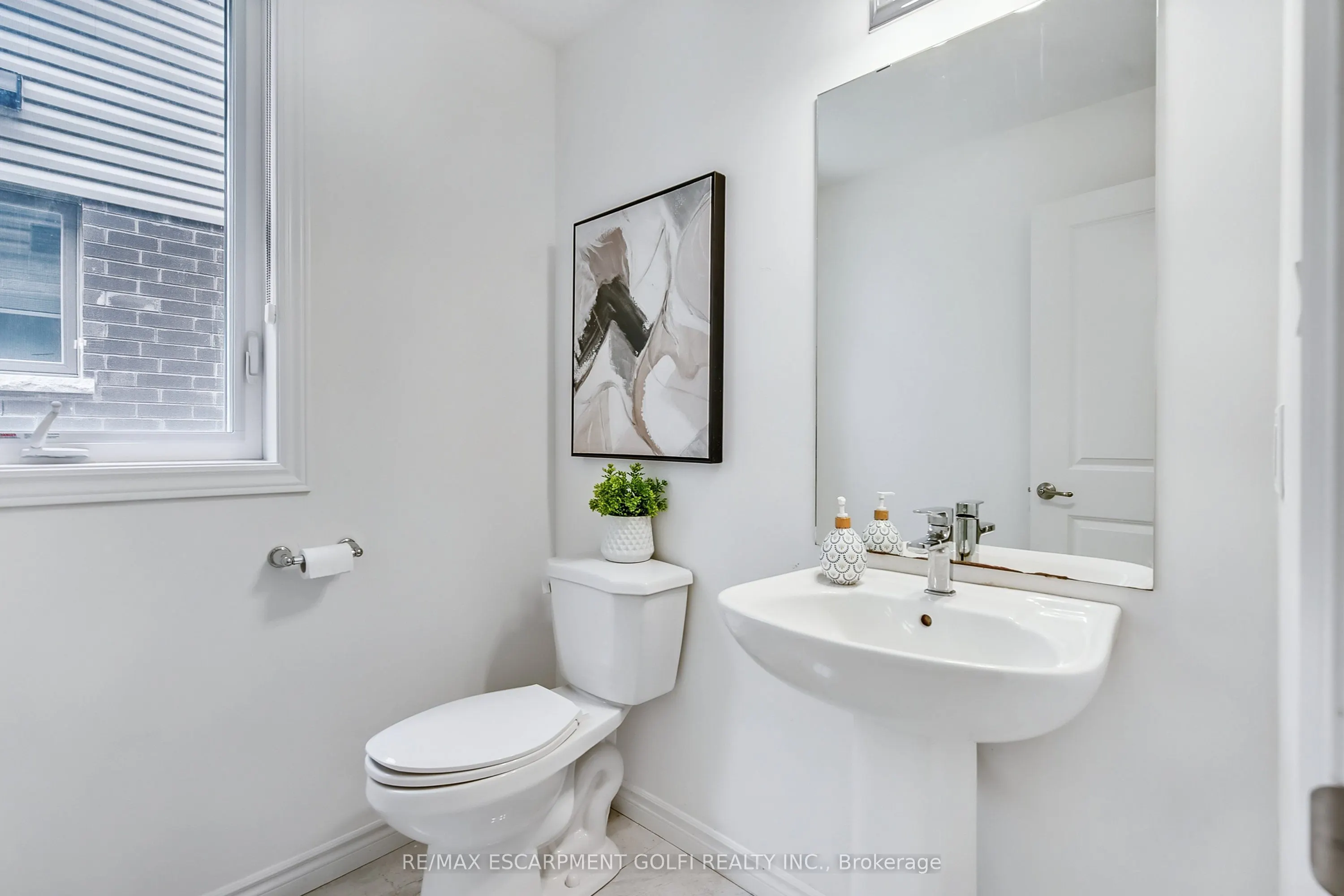 84 Cooke Avenue