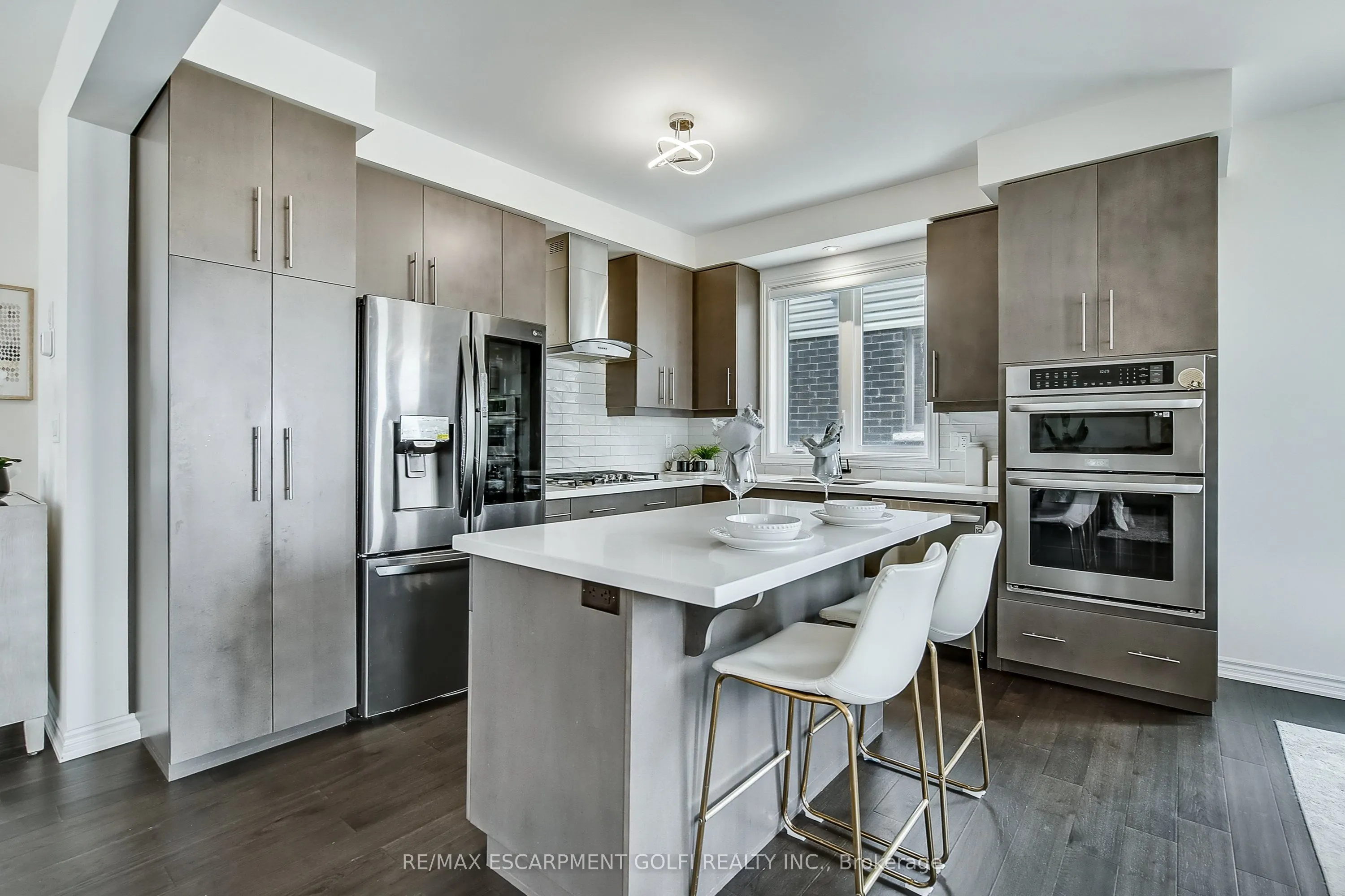 84 Cooke Avenue
