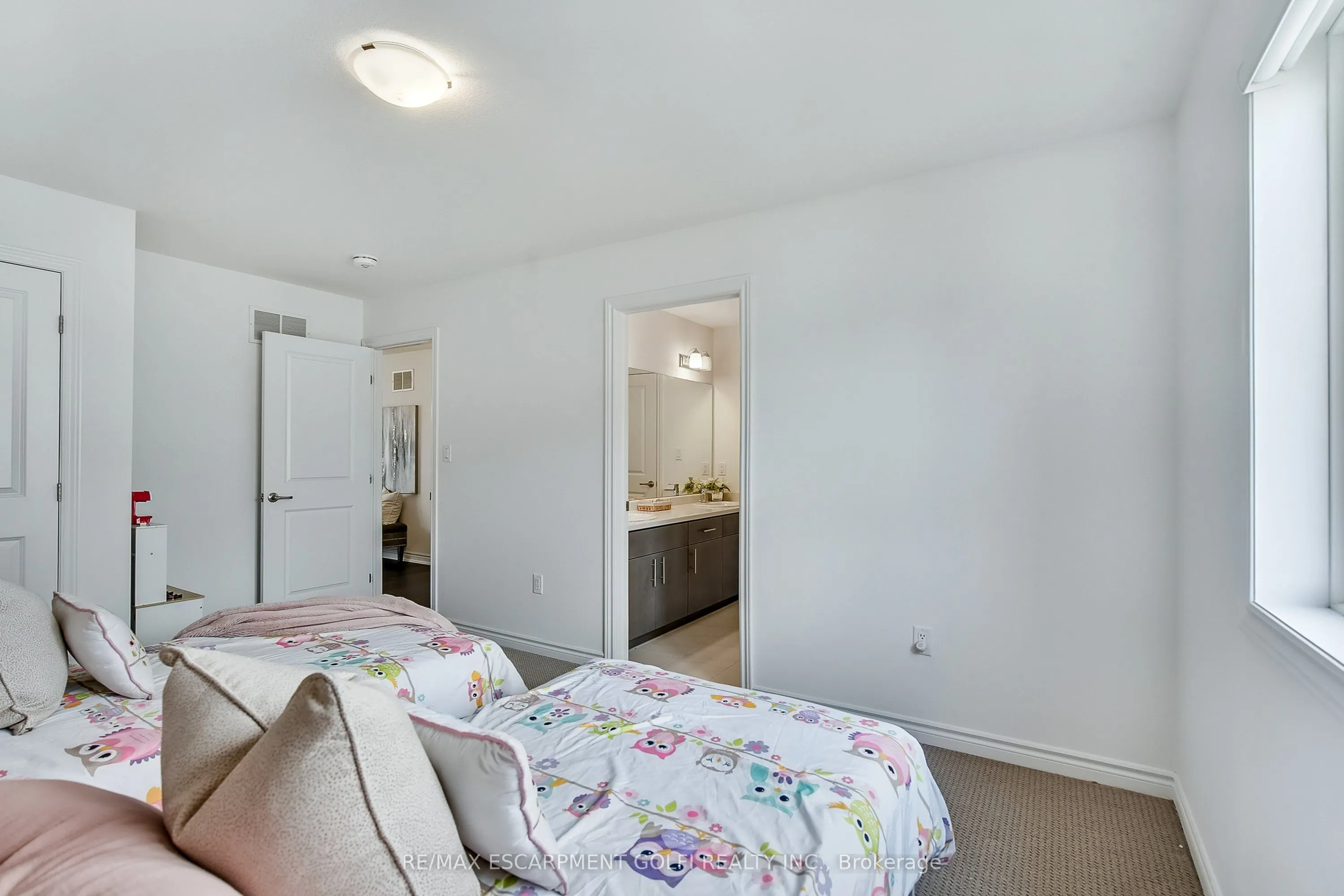 84 Cooke Avenue