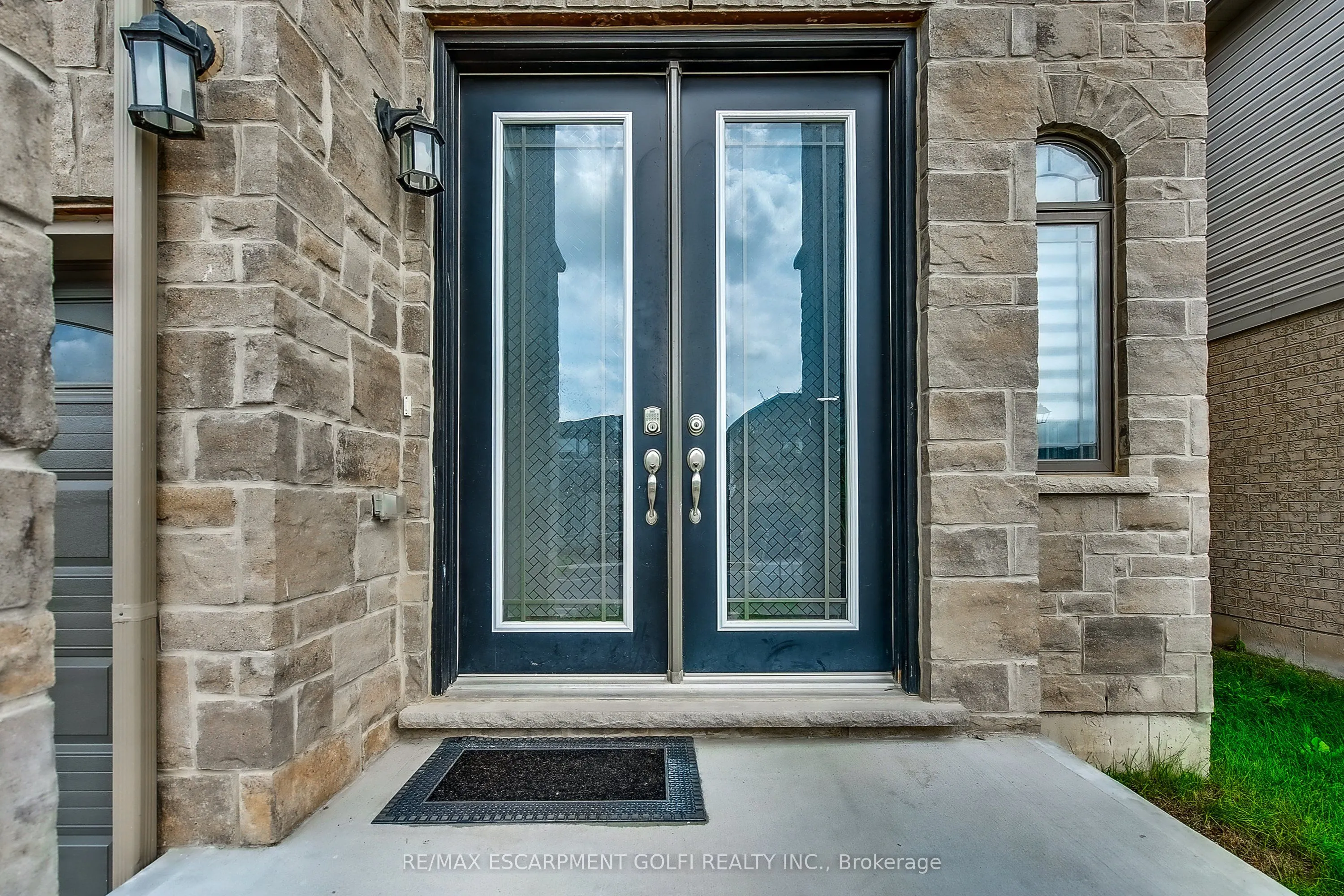 84 Cooke Avenue