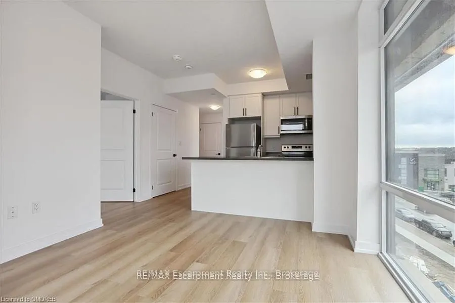 470 DUNDAS Street E, #423