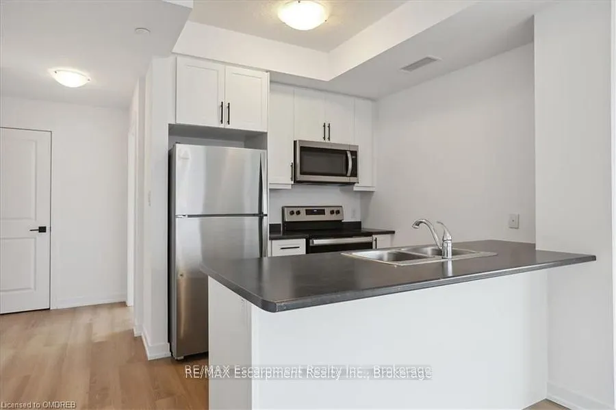 470 DUNDAS Street E, #423