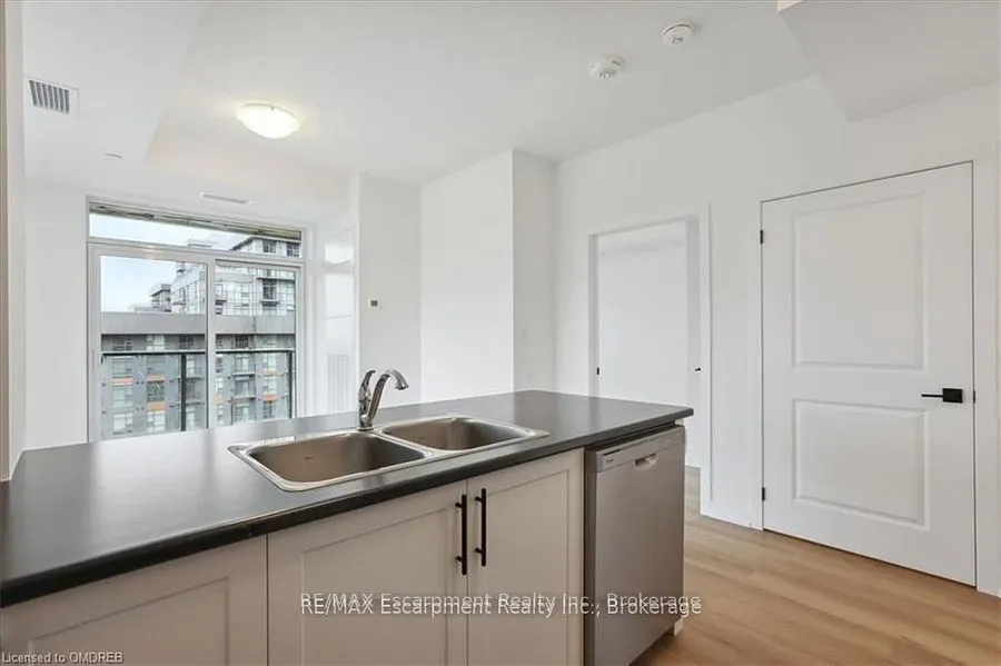 470 DUNDAS Street E, #423