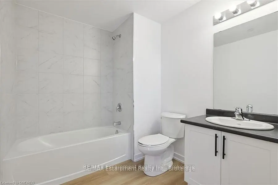 470 DUNDAS Street E, #423