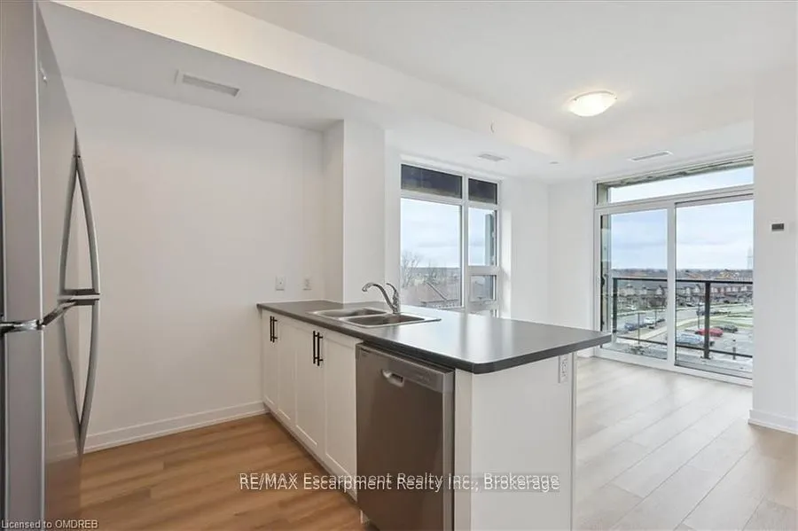 470 DUNDAS Street E, #423