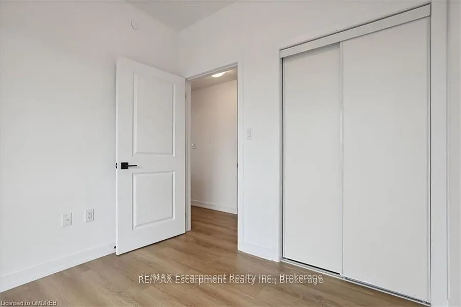 470 DUNDAS Street E, #423