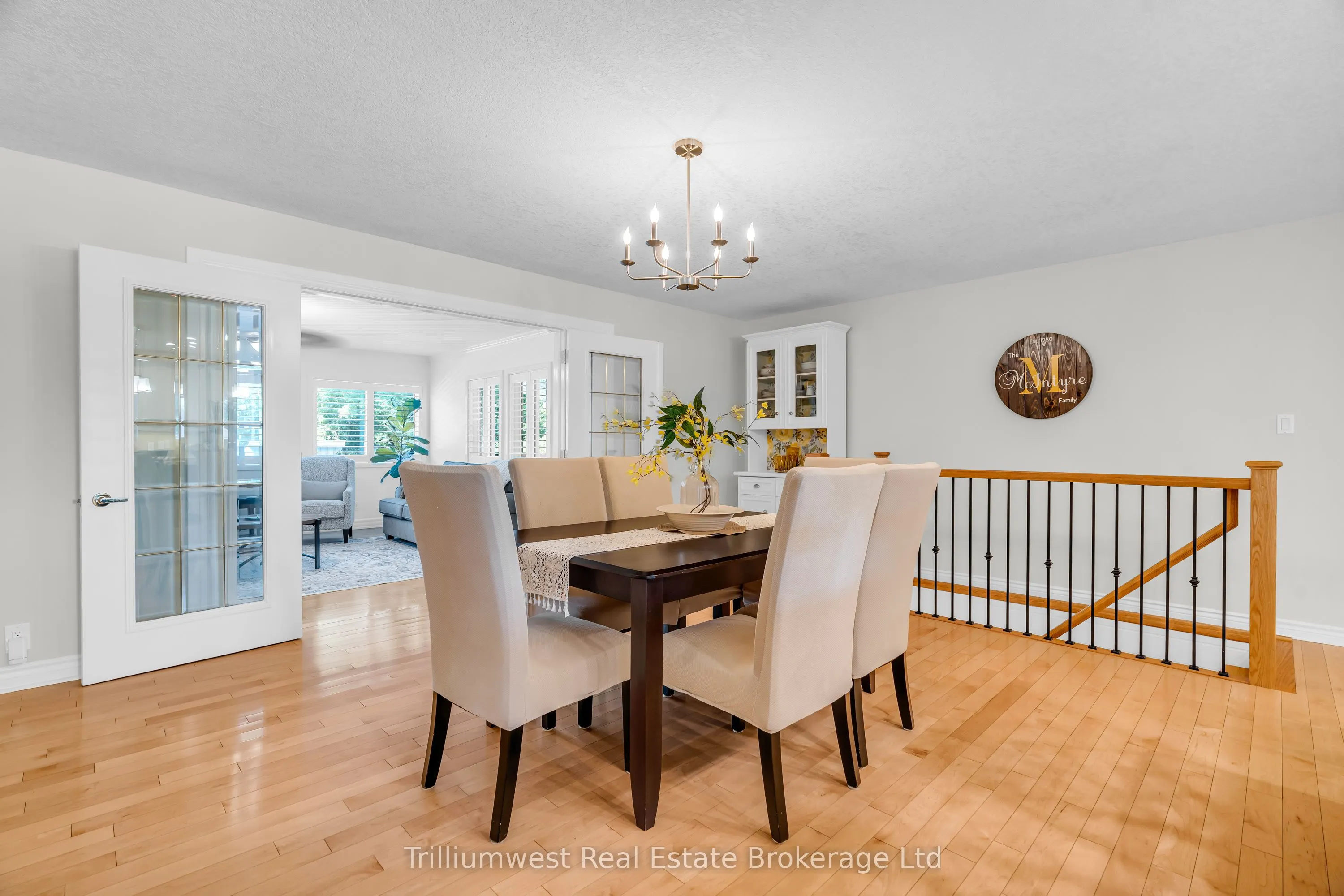 4 Colonial Drive