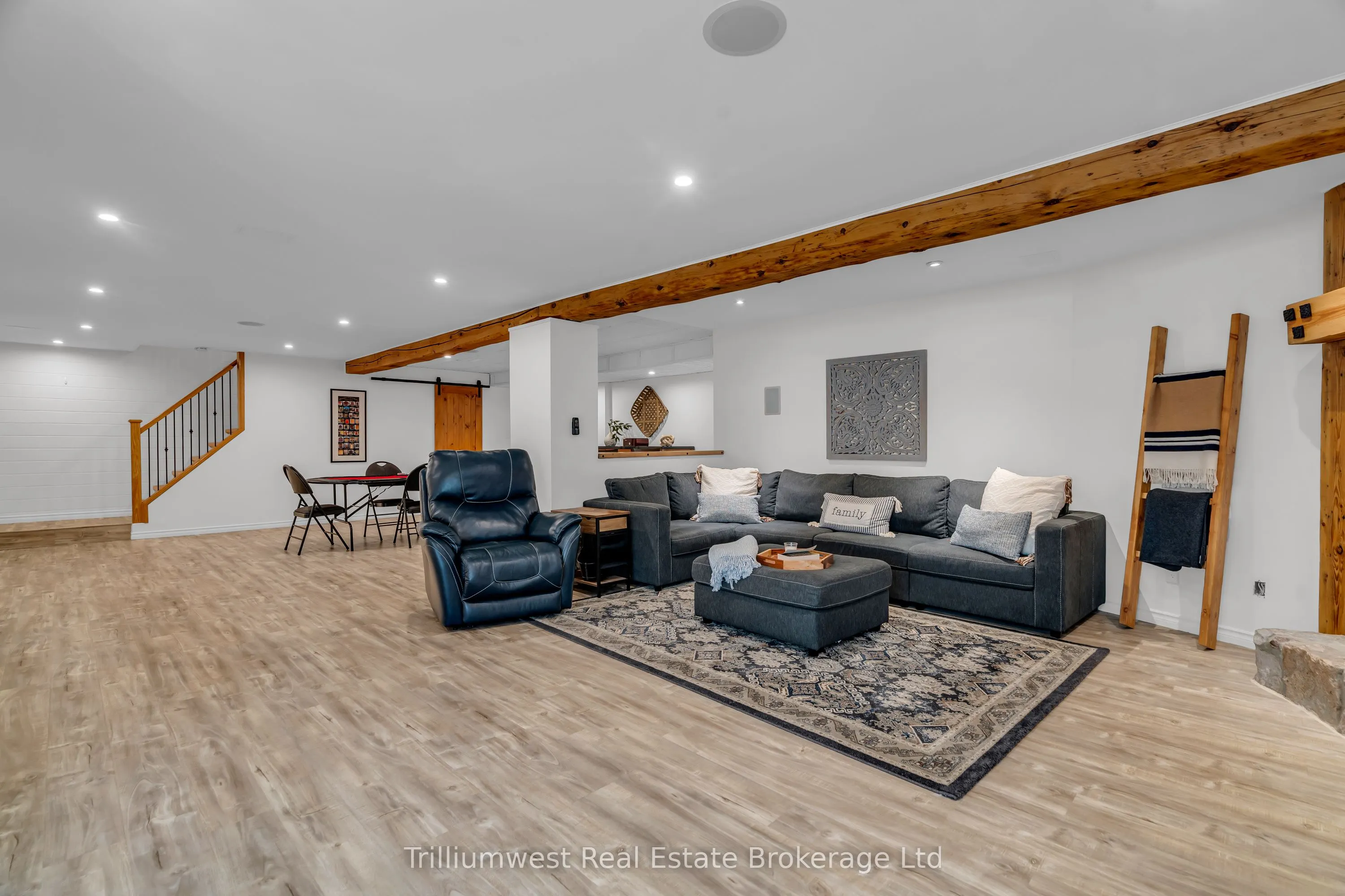 4 Colonial Drive