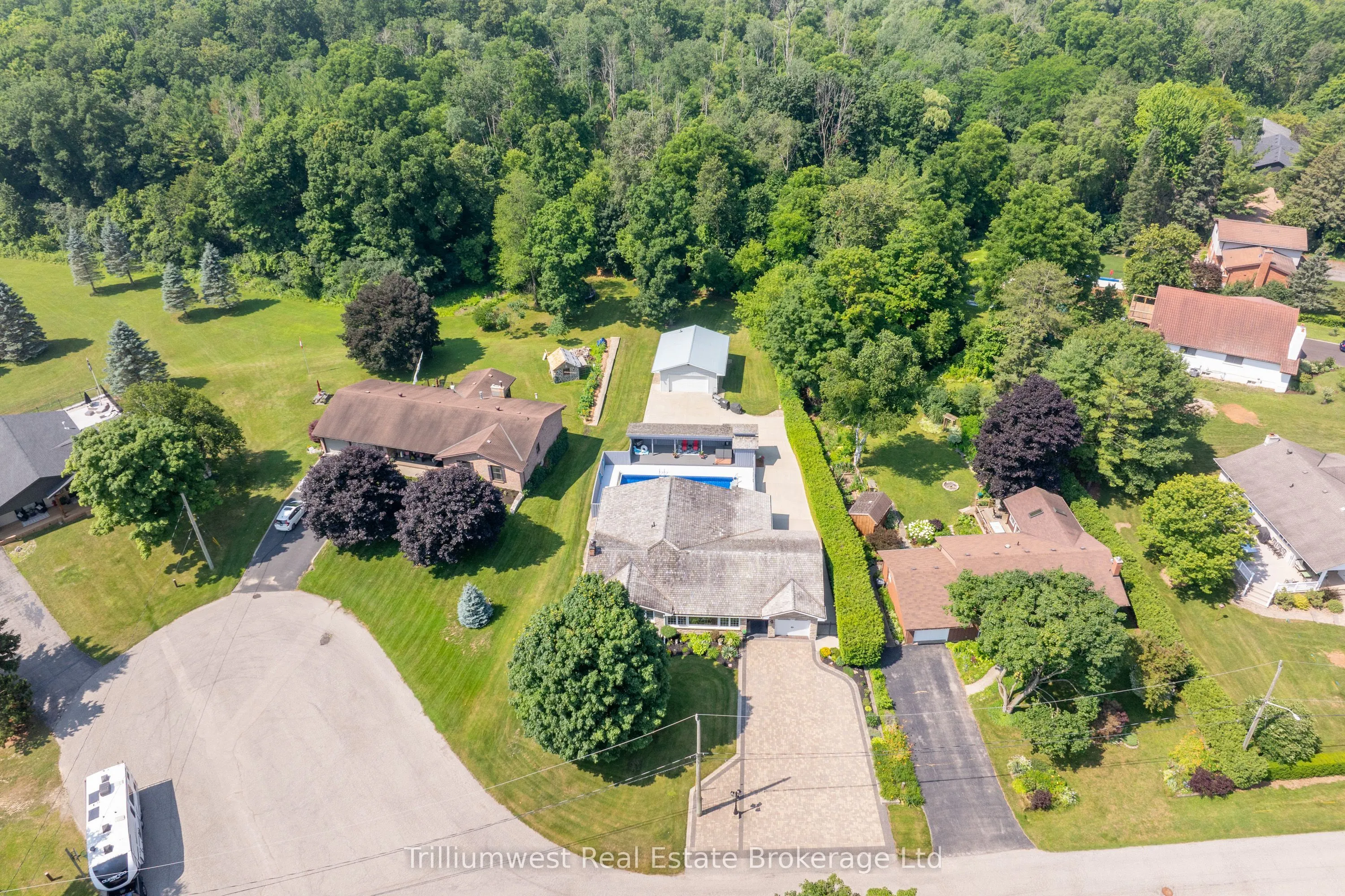 4 Colonial Drive