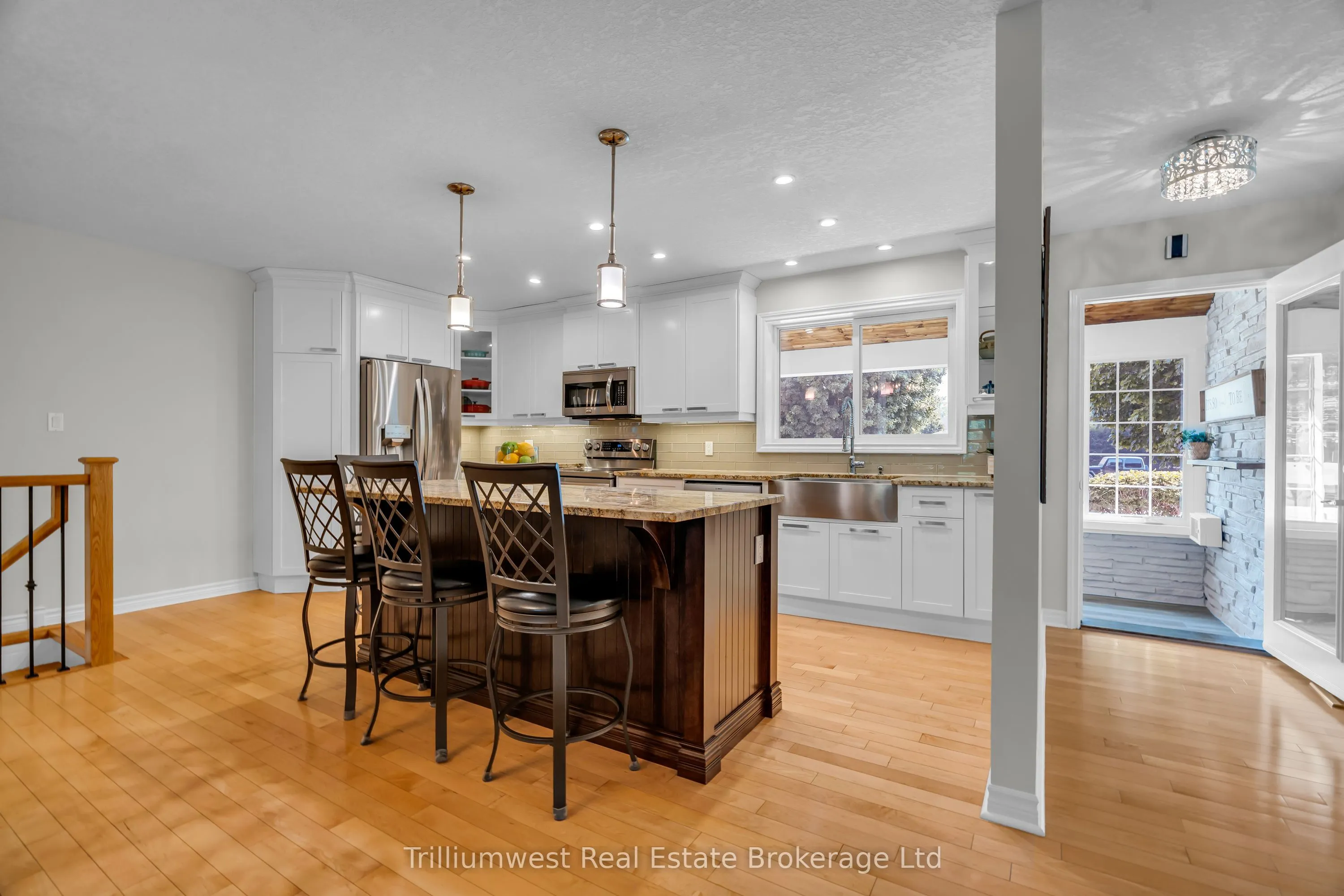 4 Colonial Drive