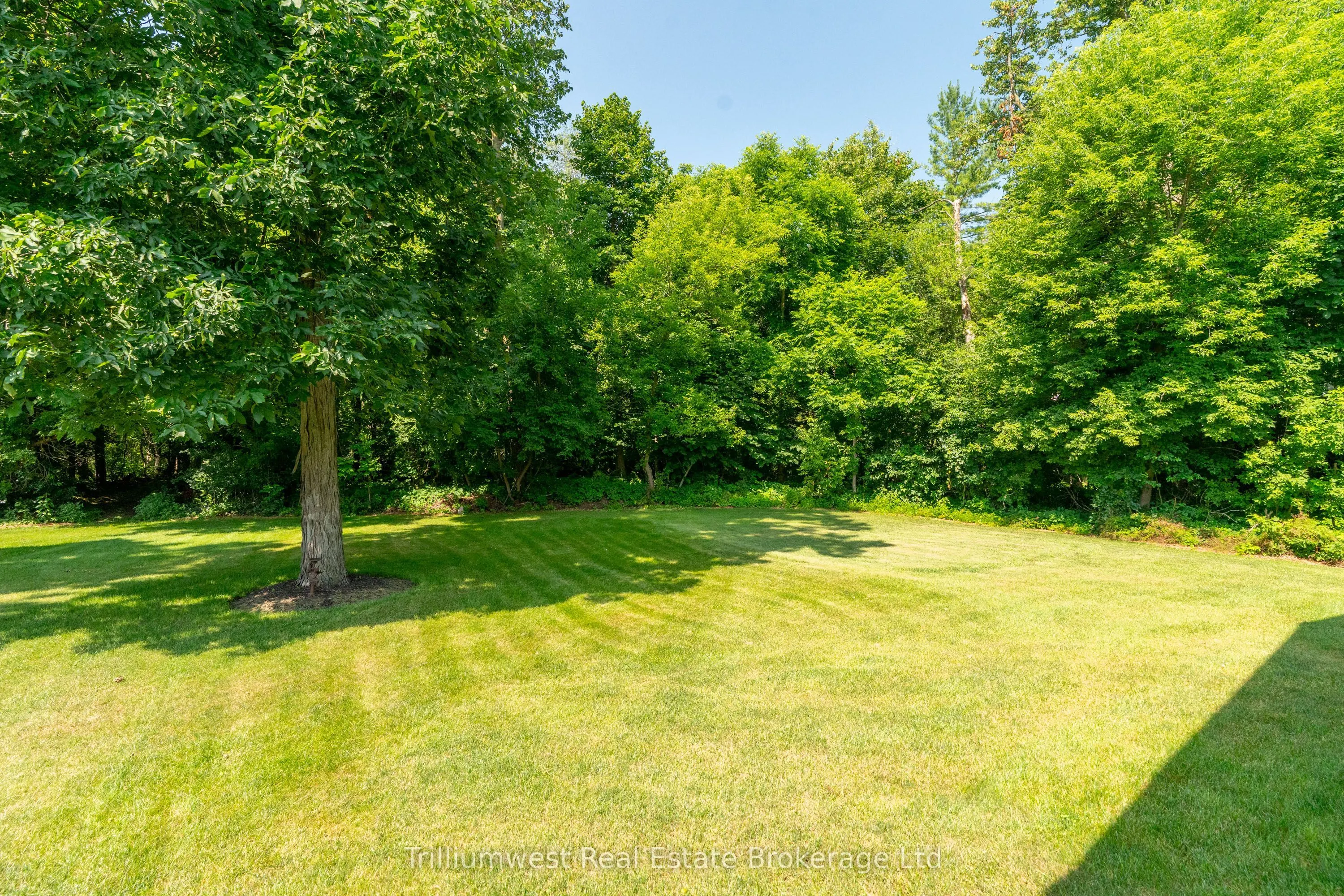 4 Colonial Drive