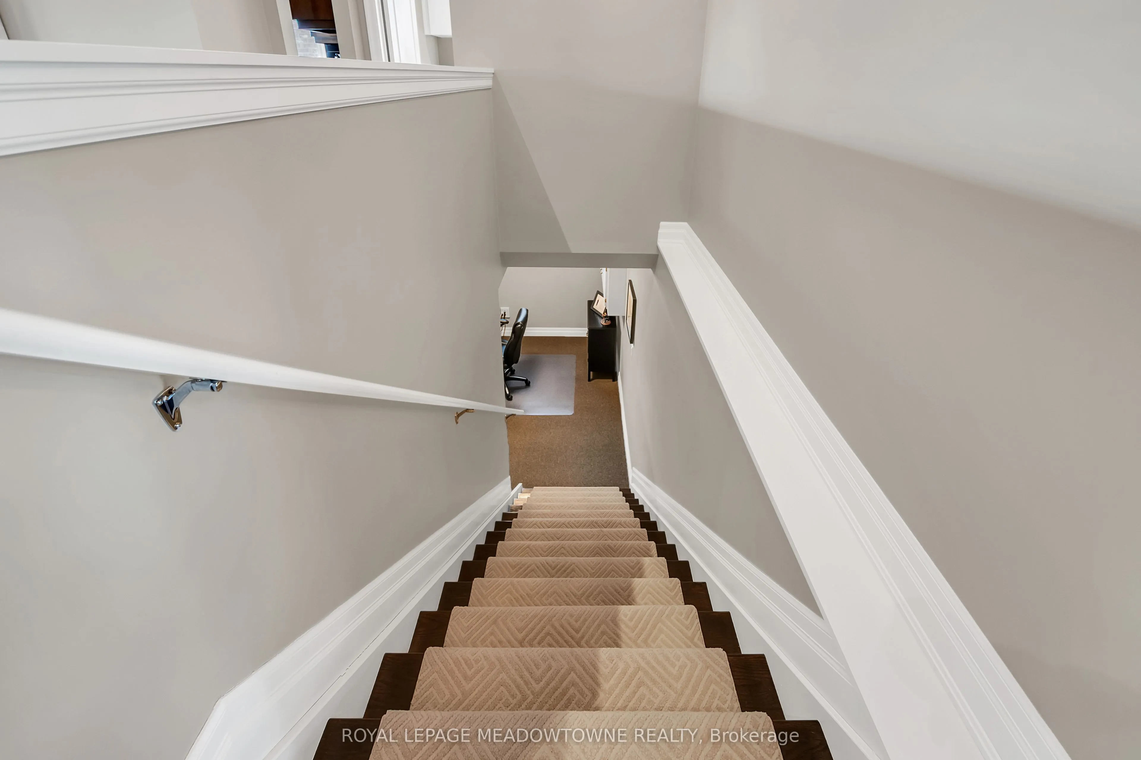 308 Creekside Drive
