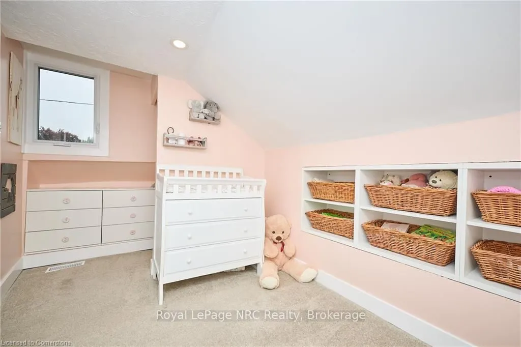 162 Dufferin Avenue