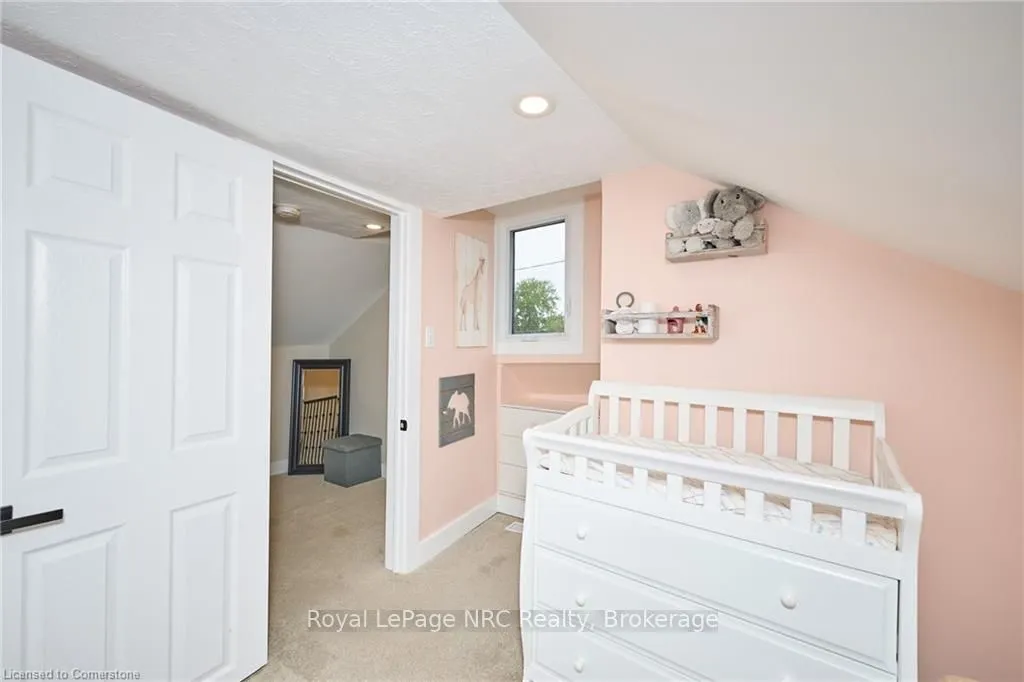 162 Dufferin Avenue