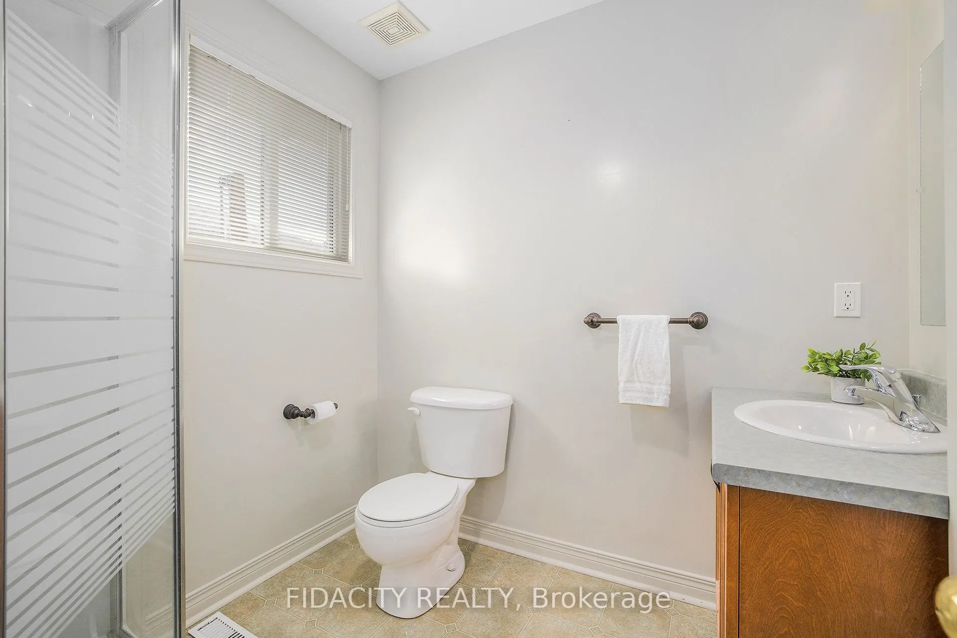 616 Clothier Street E